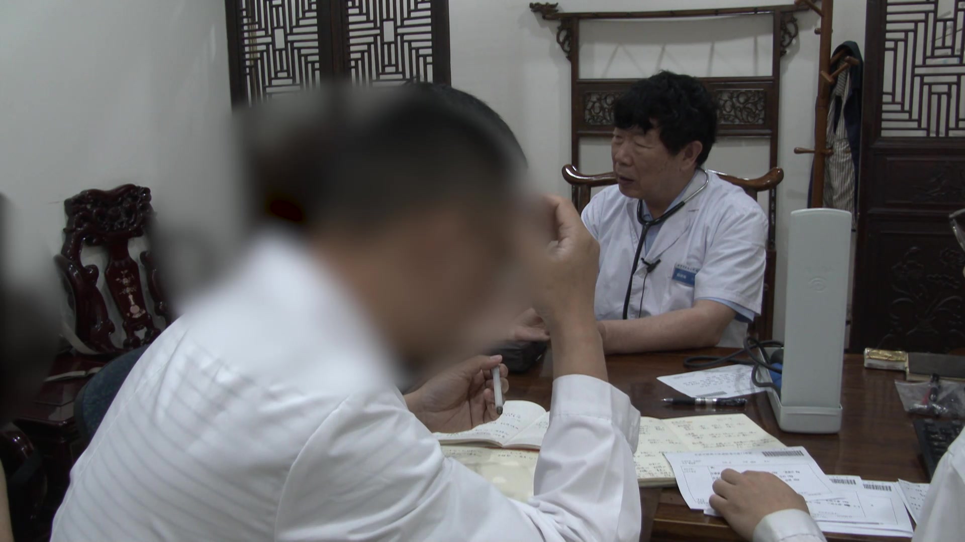 心肺气虚：37岁女性反复鼻炎胃脘不适的分步调治