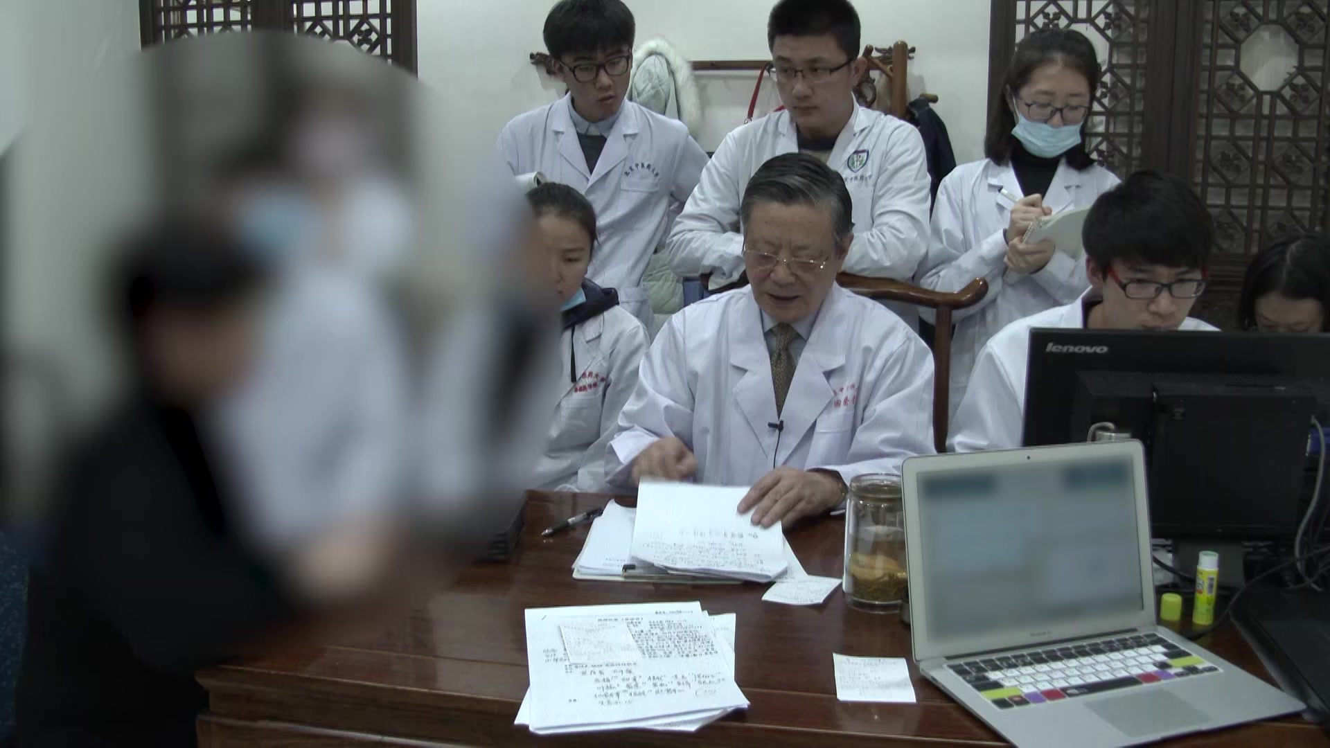 阴阳失调：52岁女性失眠伴潮热汗出的调和营卫法