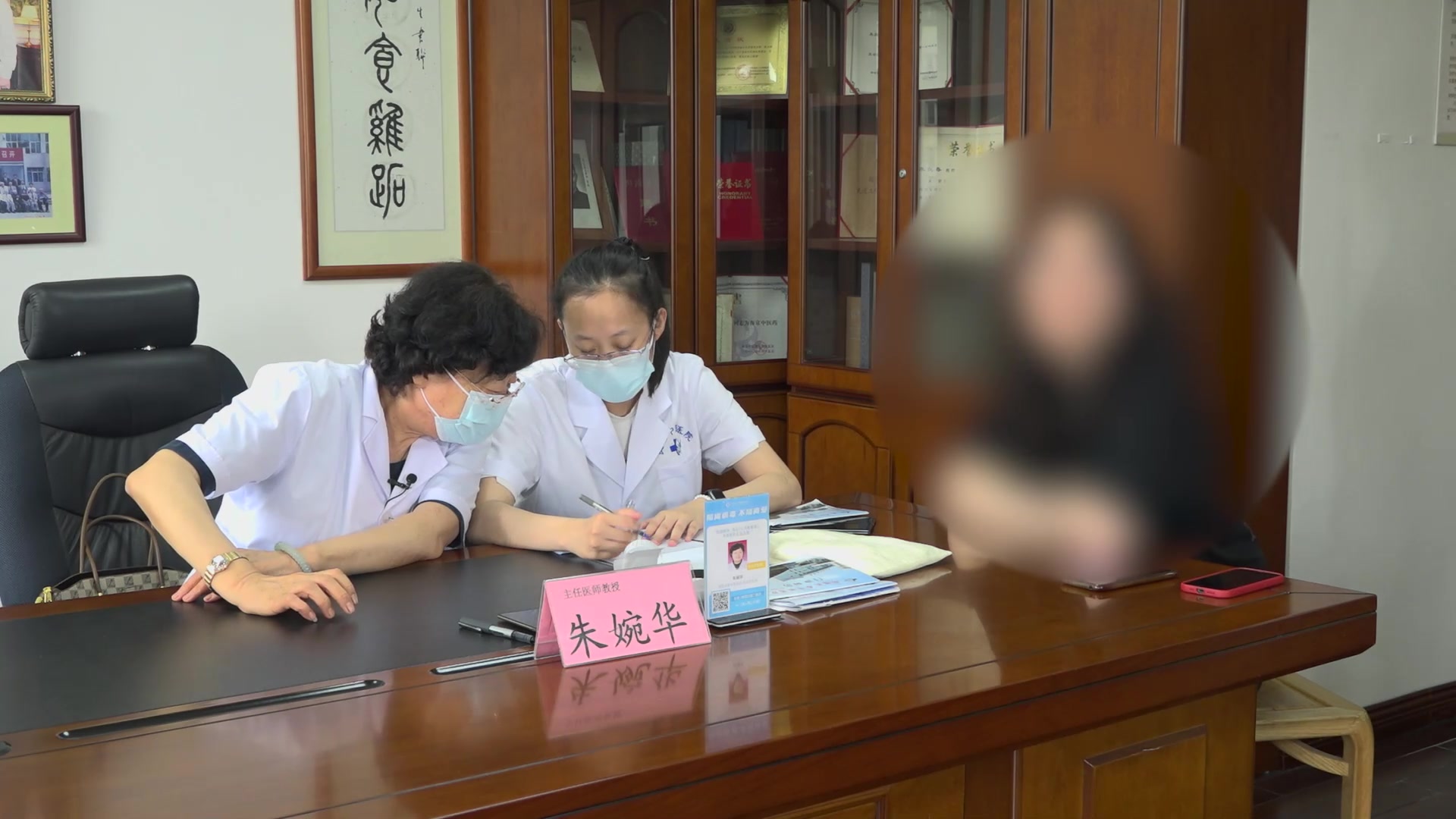 阳气虚弱冲任不固：26岁多囊患者经间期出血的八卦灸与鬼心穴针灸