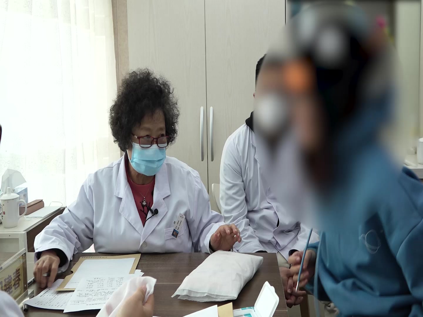心肾不交：25岁女性心烦失眠脱发之交通心肾清化湿热调治