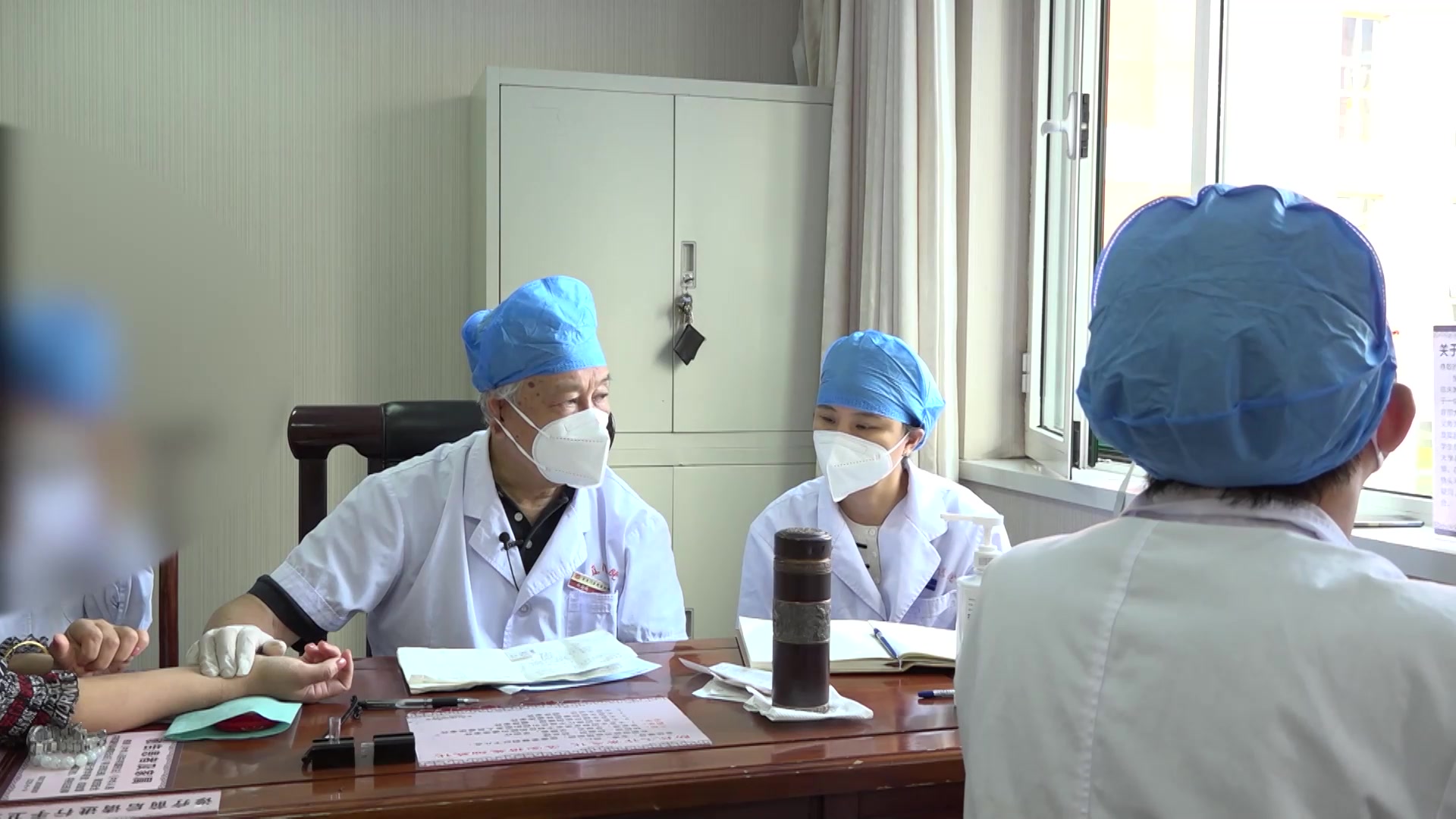 痰瘀互结气滞：45岁女性胃痞病胸闷痰多便秘的化痰活血通腑法