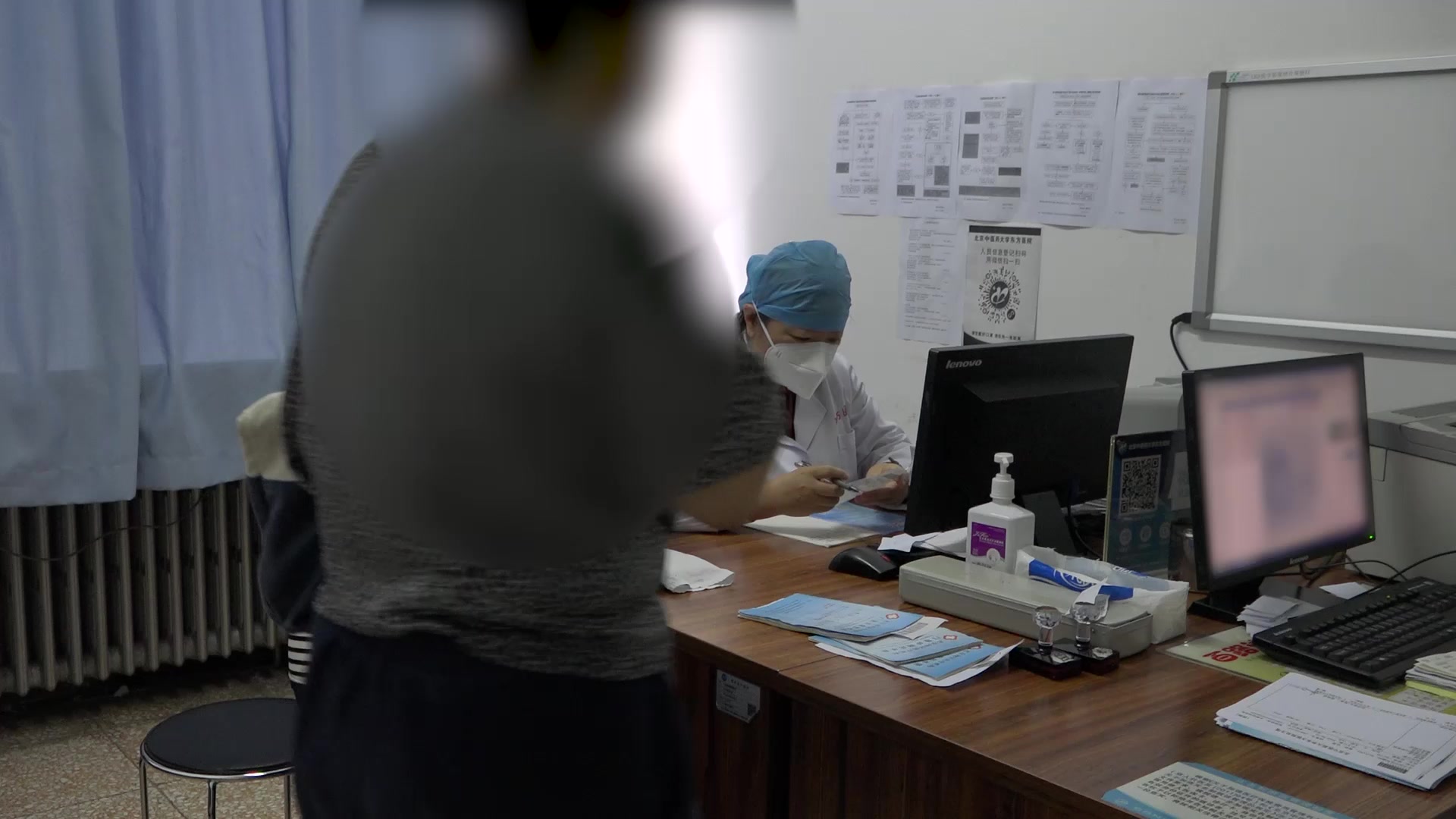 肝郁脾虚心神不宁：60岁女性失眠10年伴咽痒多梦的疏肝安神法
