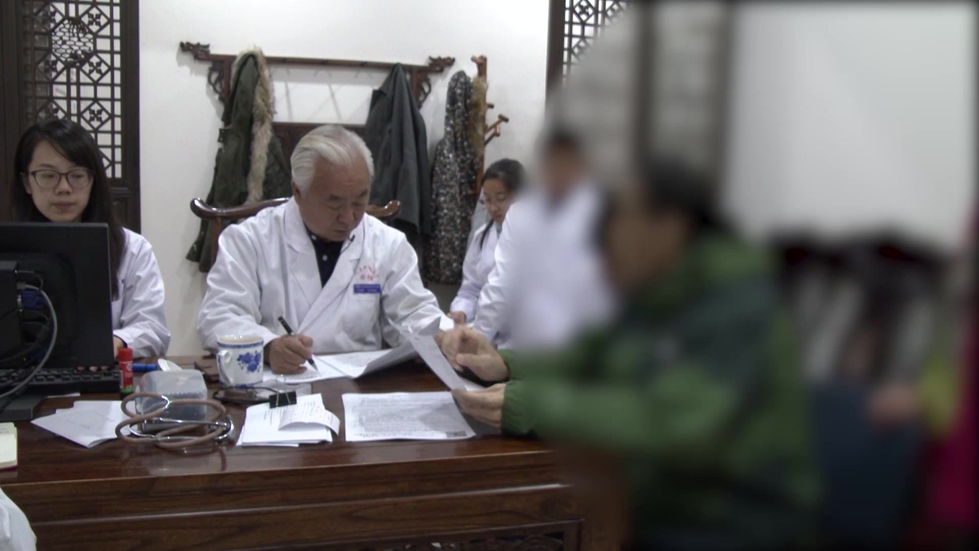 淤胆肝胆湿热：61岁肝硬化发热腹痛便秘的通腑利胆法