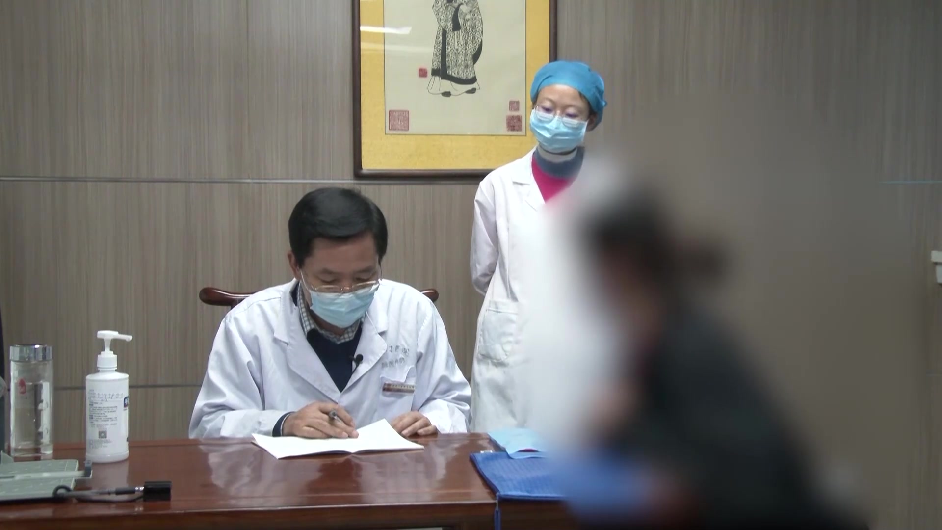 脾肾亏虚湿浊内停：18岁学生肾病综合征高尿酸的泄浊降酸调治