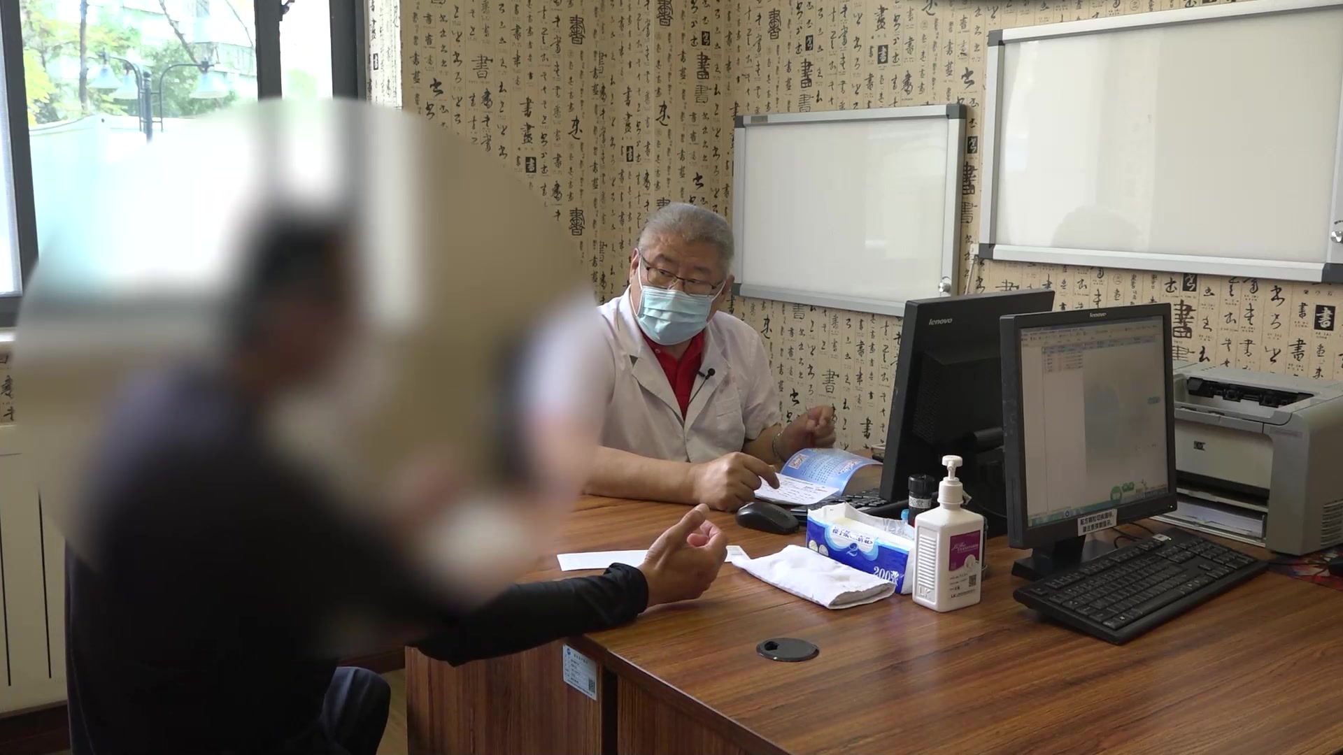 寒湿内蕴肠络瘀滞：53岁男性溃疡性结肠炎先水后便的温阳散寒法