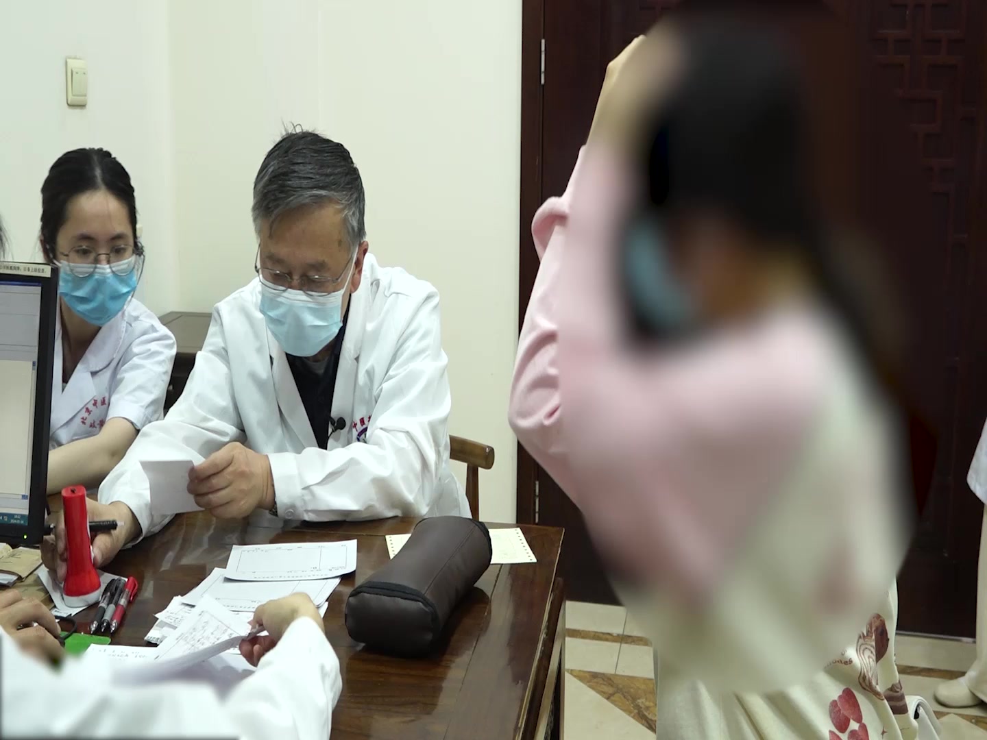 痰热内扰心肾不交：22岁多囊女生失眠头胀的清化痰热交通心肾法