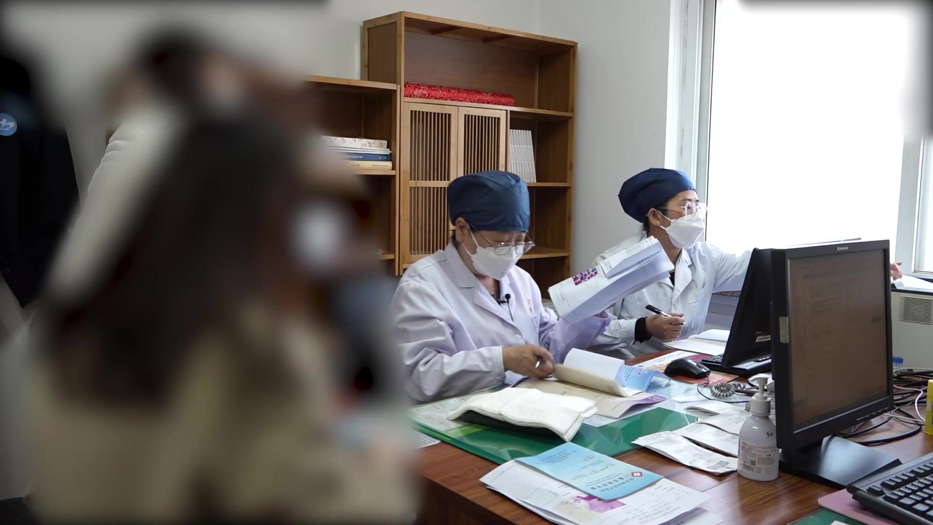 湿热下注证：33岁女性HPV持续感染的中药坐浴联合干扰素内外兼治法