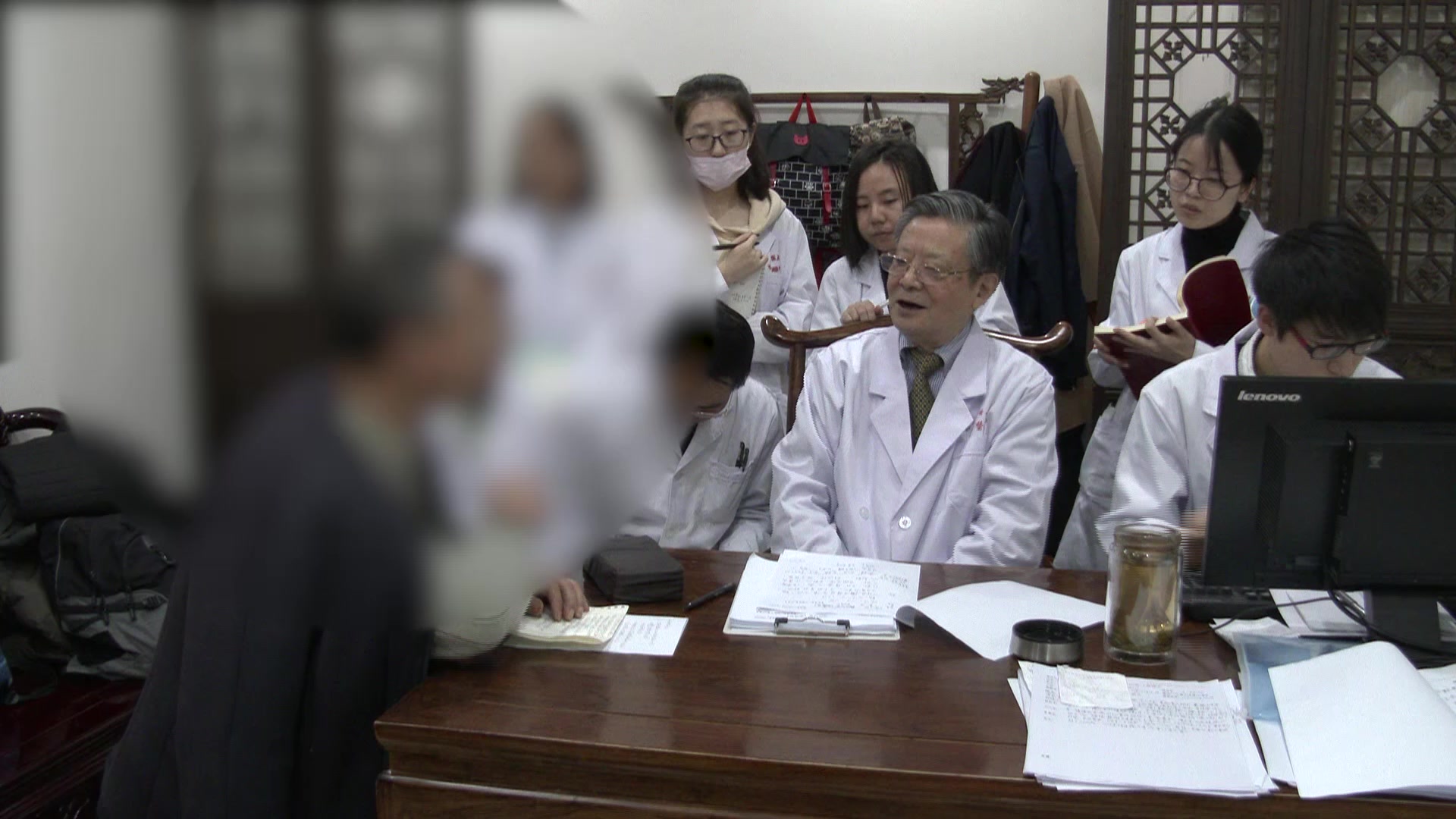 湿热下注肾气不固：66岁男性湿疹合并尿频的清利固脬复诊调方