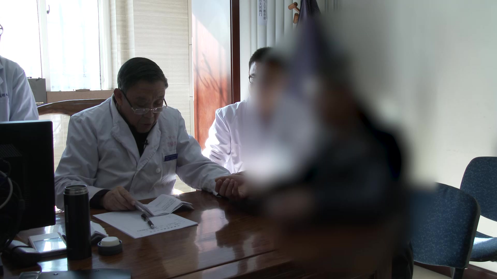 肺脾气虚痰热内蕴：38岁男性哮喘缓解期益气清肺化痰法