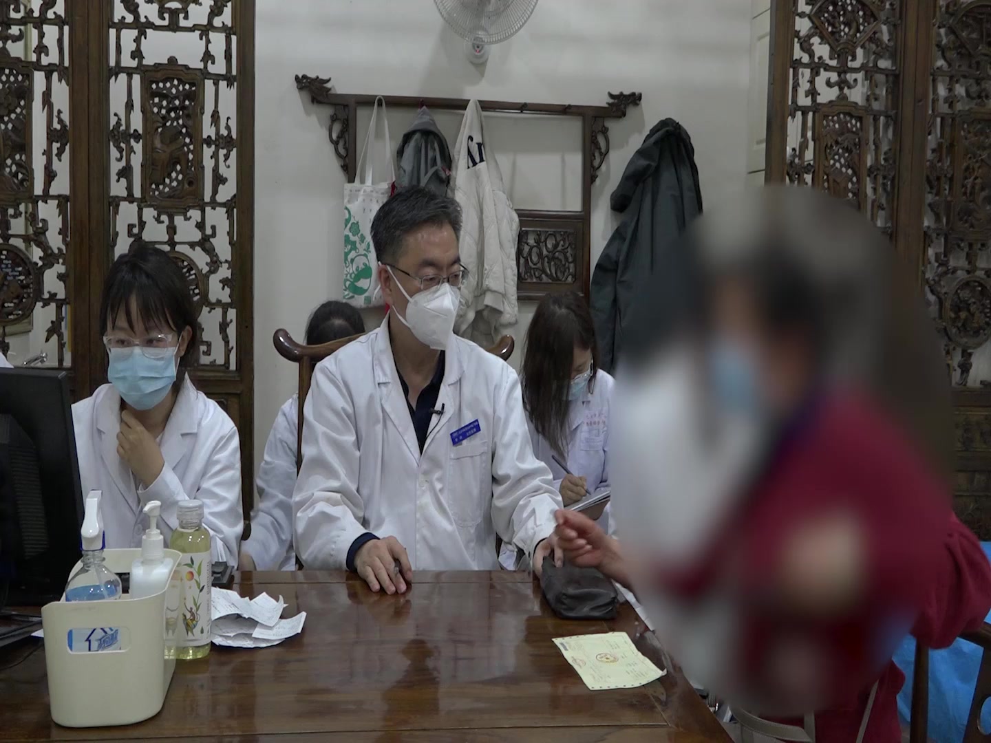 肾阴虚水湿内停：55岁女性下肢水肿伴心慌的滋肾利水调肝法