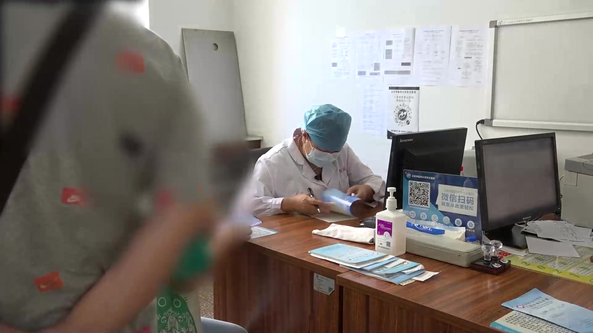肝郁脾虚：43岁女性慢性失眠的情绪疏导与早晚方治疗
