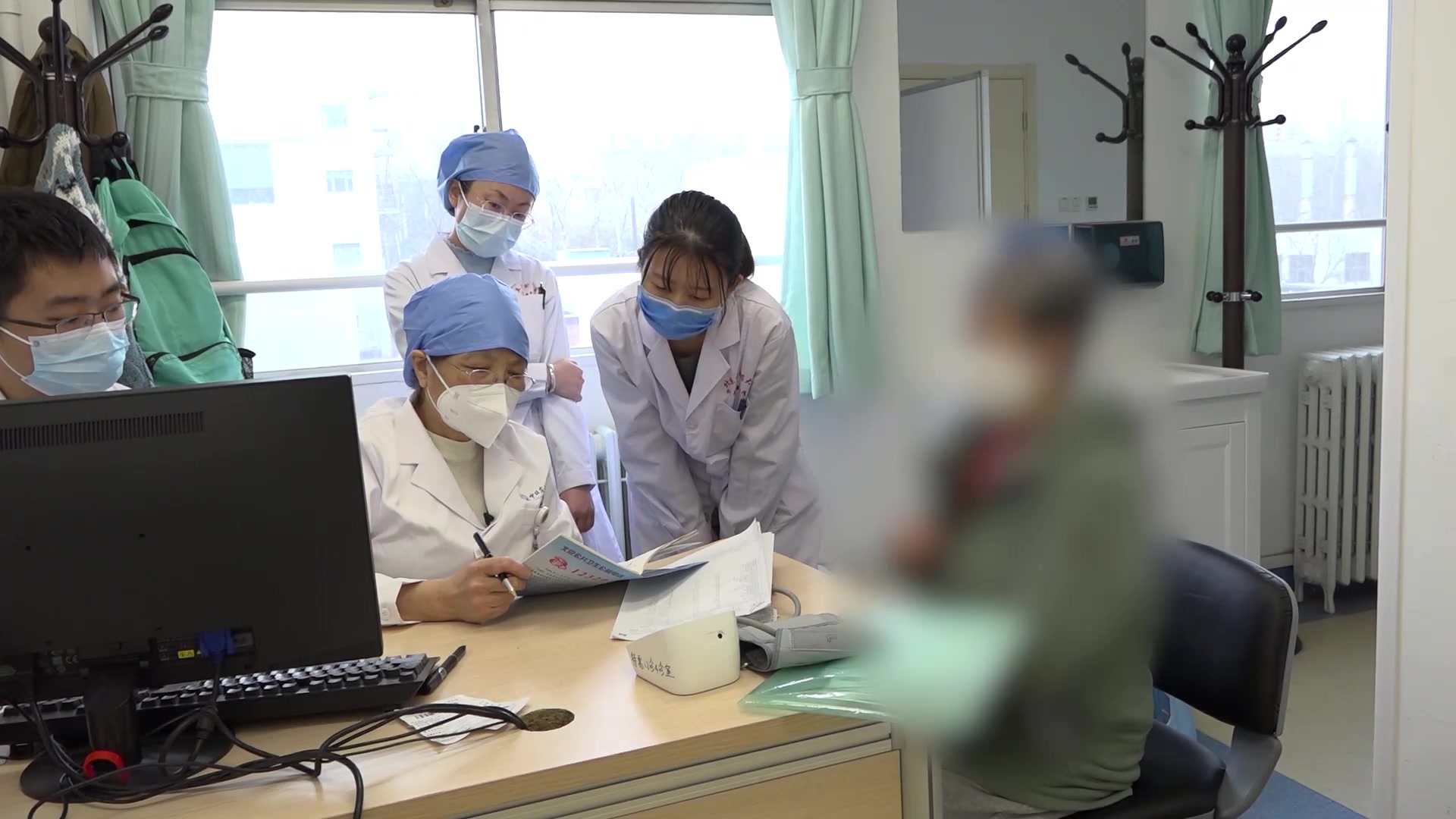 心阳不振痰瘀互结：77岁女性冠脉支架术后胸闷怕冷之益气温阳活血法
