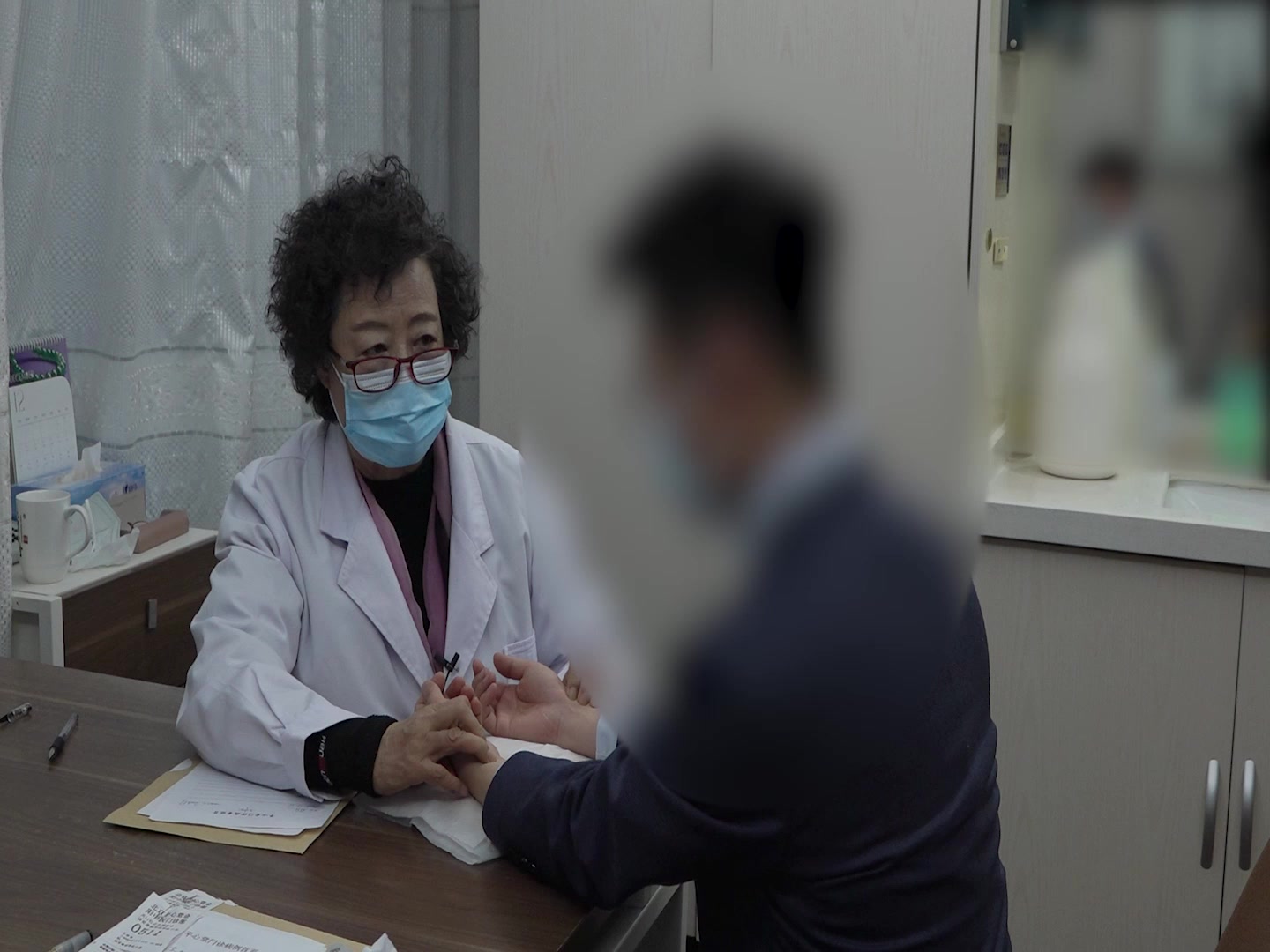 肝胆湿热夹瘀：40岁男性疲劳咽喉痰堵的清化湿热法