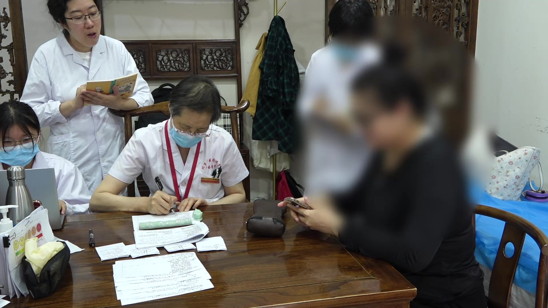 脾虚血弱肠腑失濡：23岁女性节食便秘的健脾润肠法