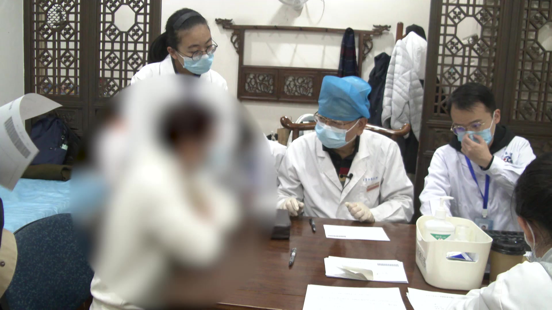 风寒湿痹兼痰瘀互结：48岁女性头痛头晕的祛风胜湿通络法