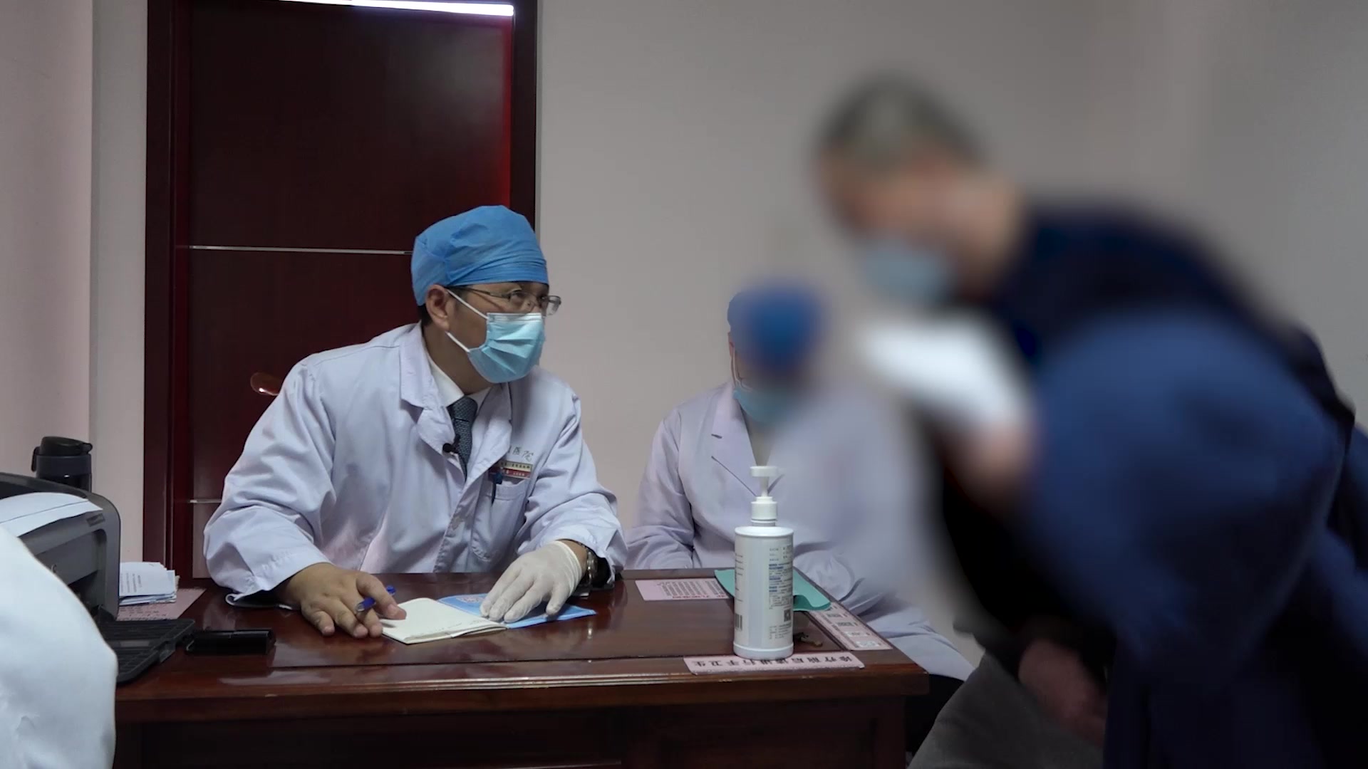 湿热困脾：47岁男性糖尿病血糖波动伴肢凉口苦的清热燥湿法