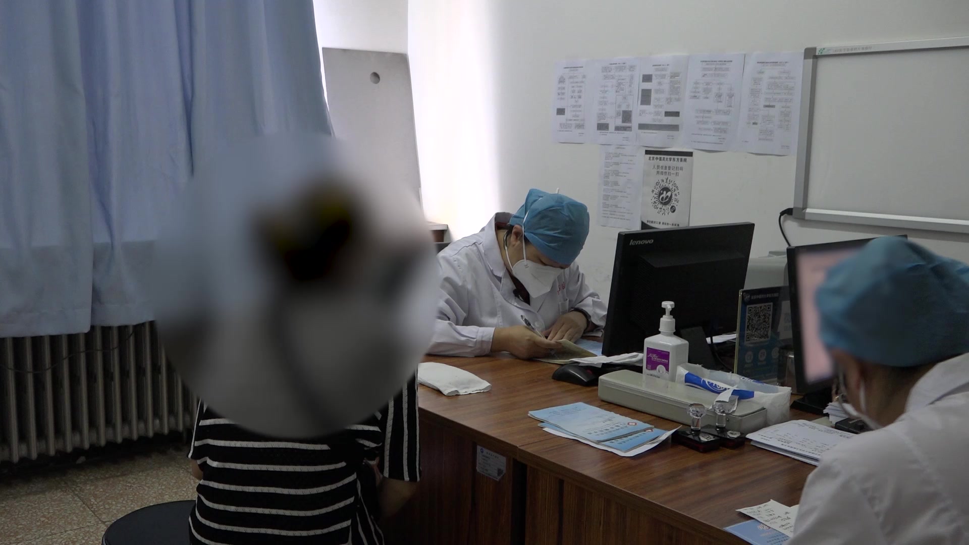 肝郁气滞心神不宁：43岁女性慢性失眠安眠药依赖的心身同治