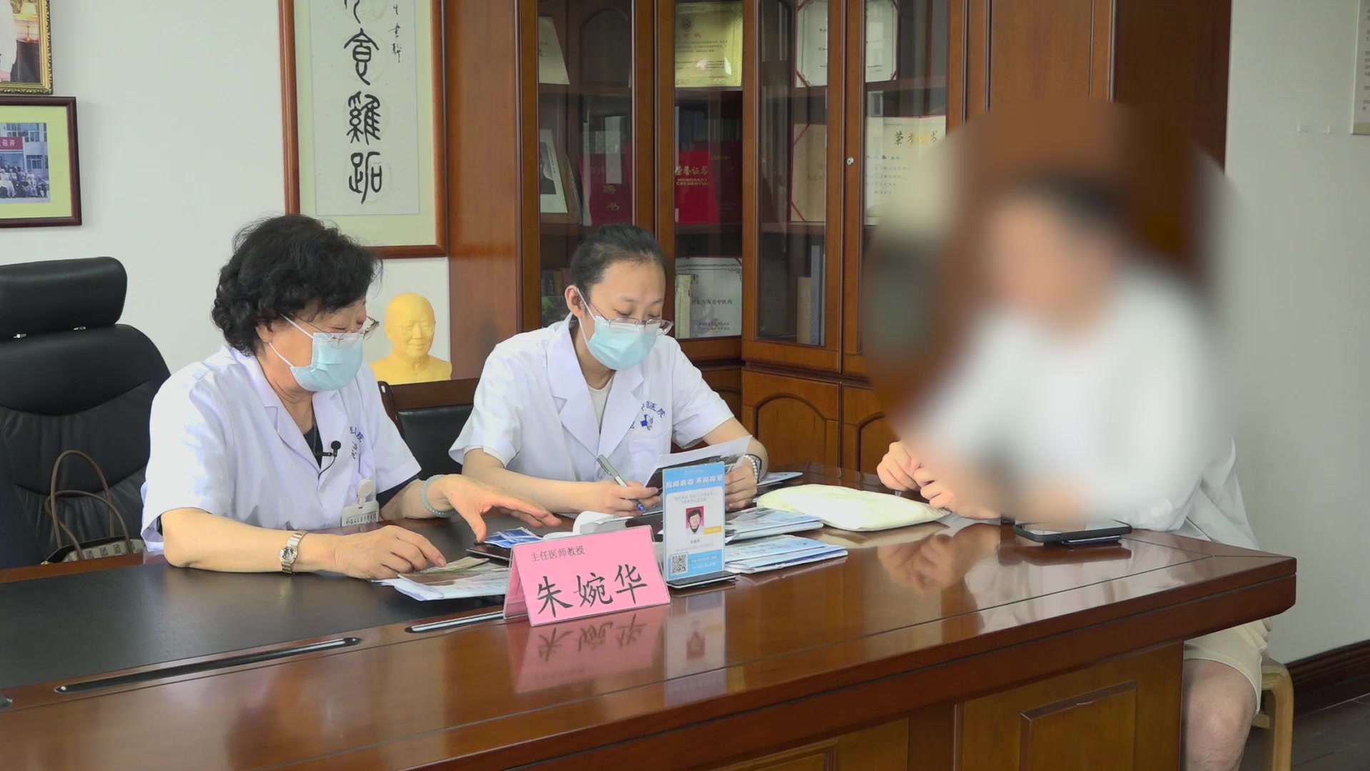 脾虚湿盛痰湿蕴肺：27岁男性痤疮伴干咳的健脾祛湿宣肺法