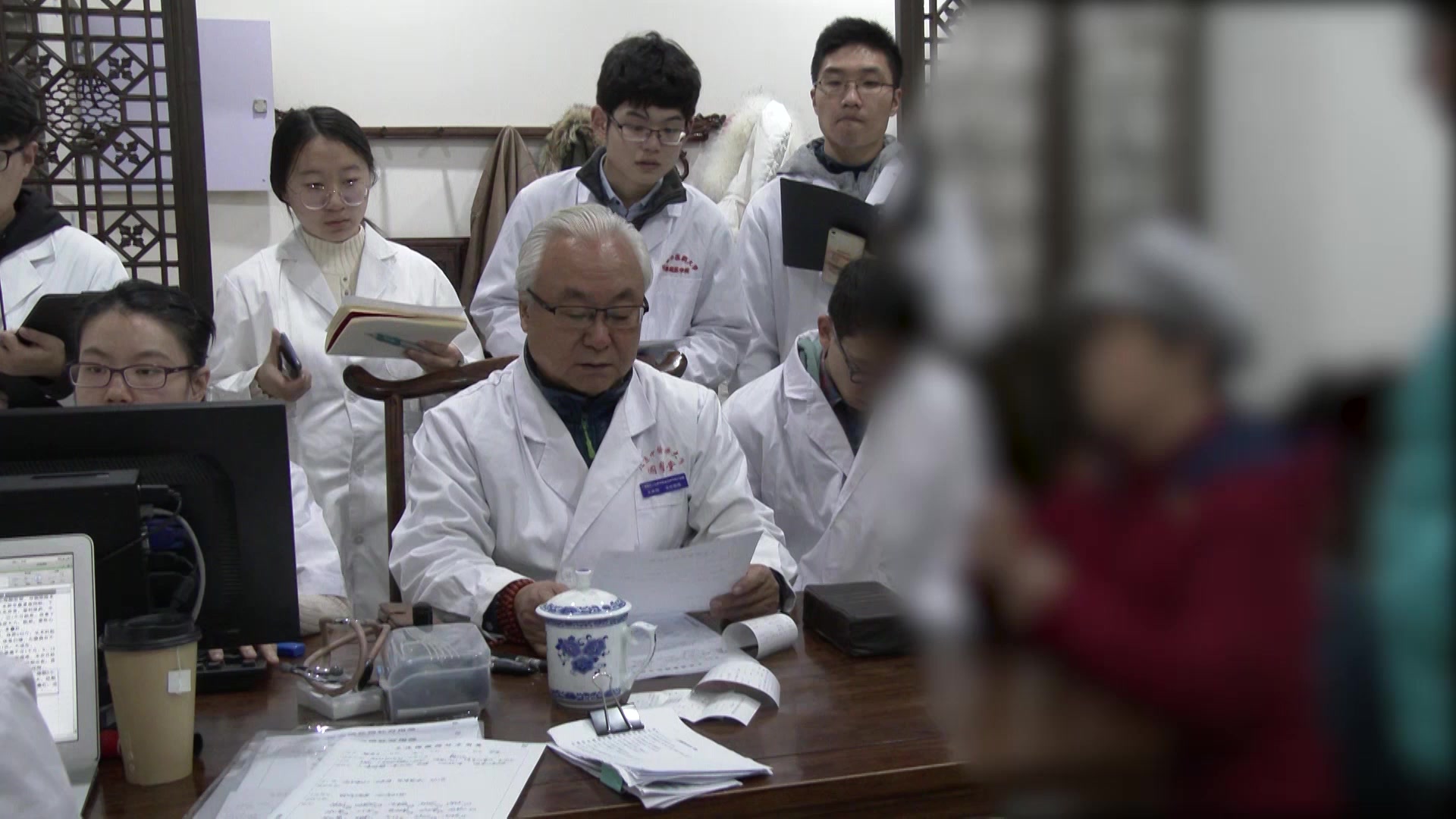 气虚肝郁：65岁女性胸紧气短烦躁的二诊疏肝理气法