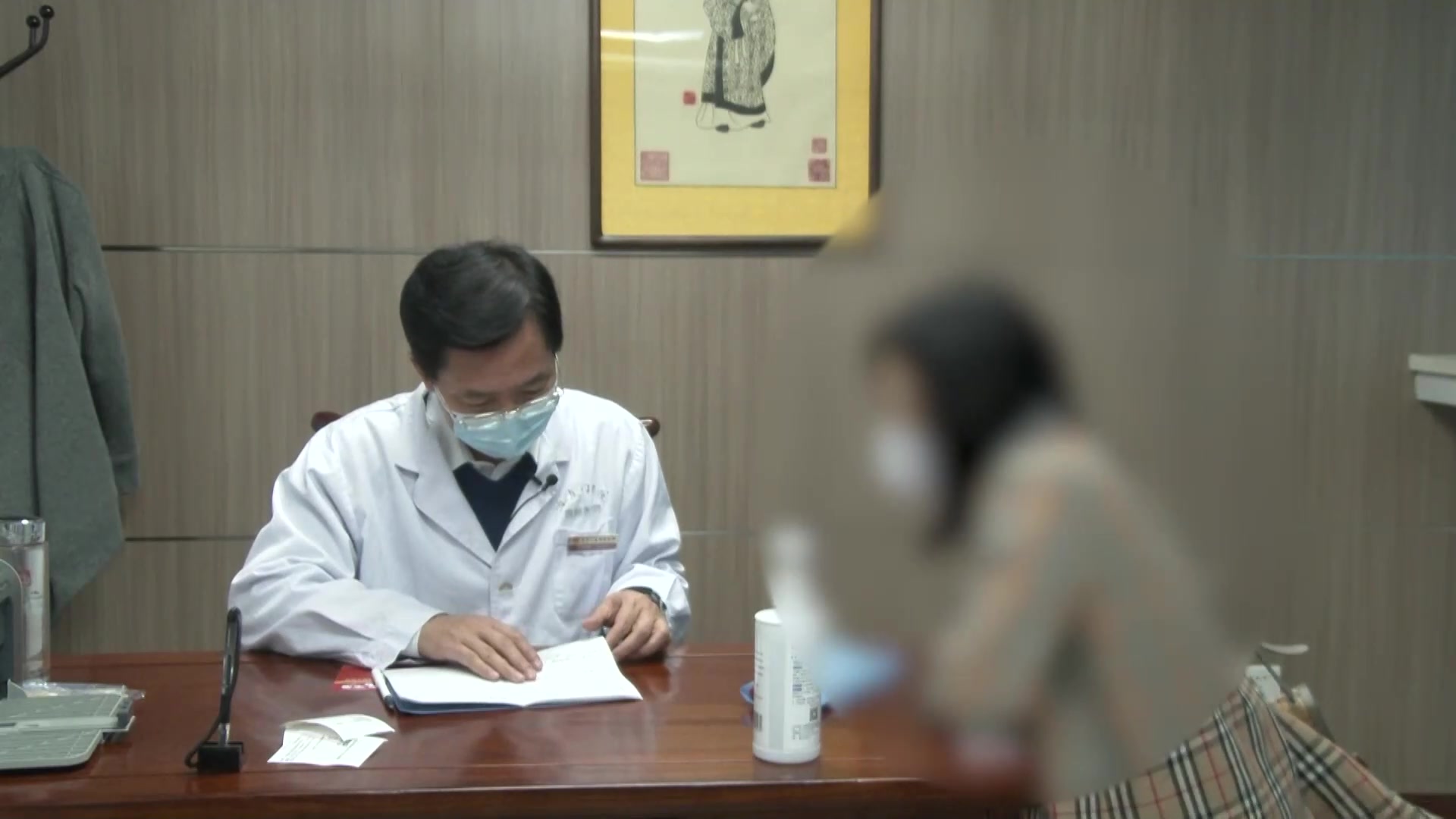 脾肾亏虚湿浊内停：43岁IgA肾病肌酐升高伴手胀的健脾化浊法
