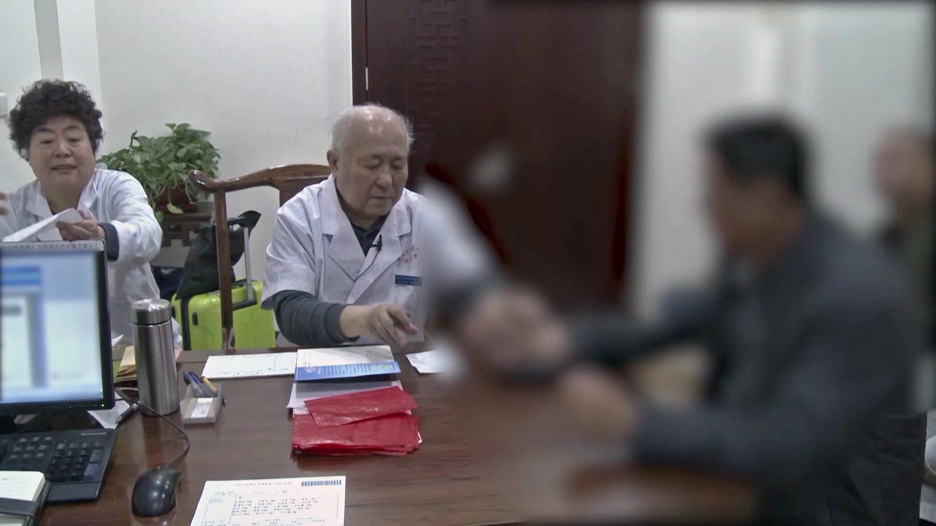 肾虚血瘀络阻：54岁男性腰肌劳损痛的补肾活血法