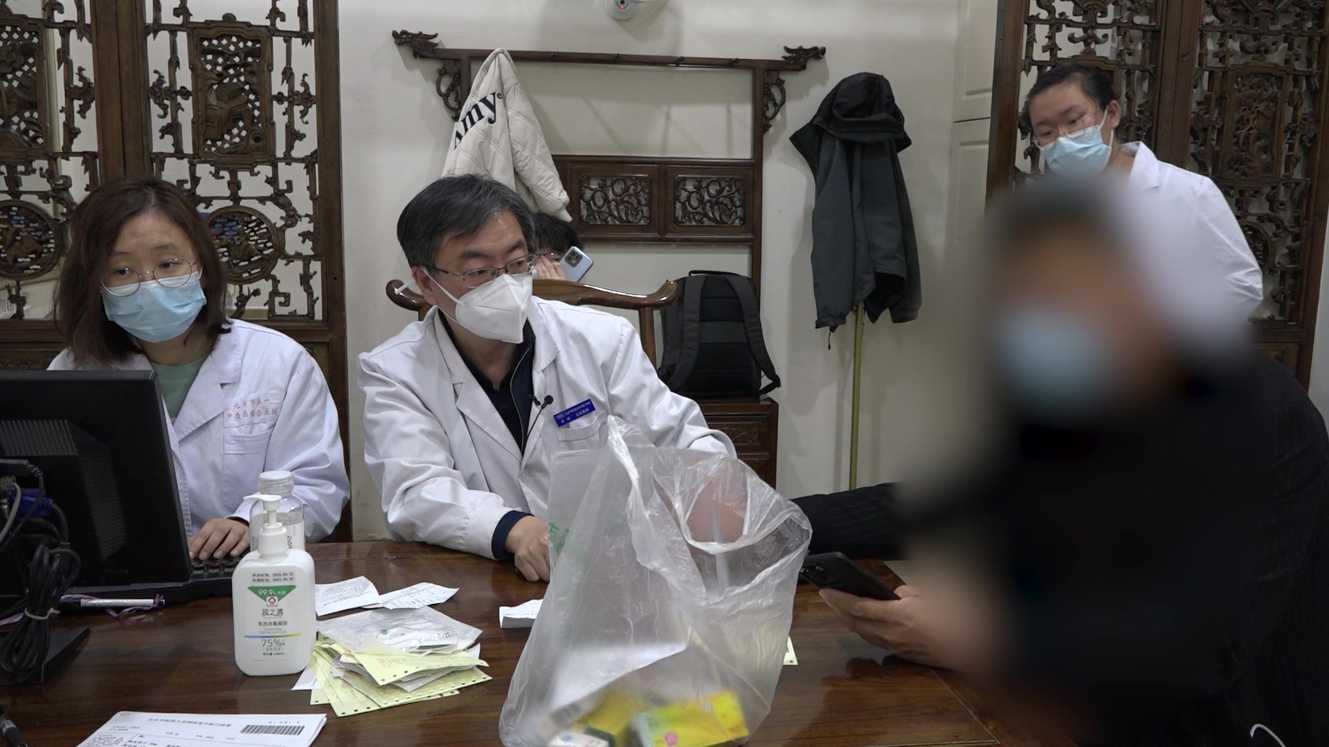 肺气不宣营卫不和：41岁男性肺间质改变咳嗽多汗之宣肺敛汗法