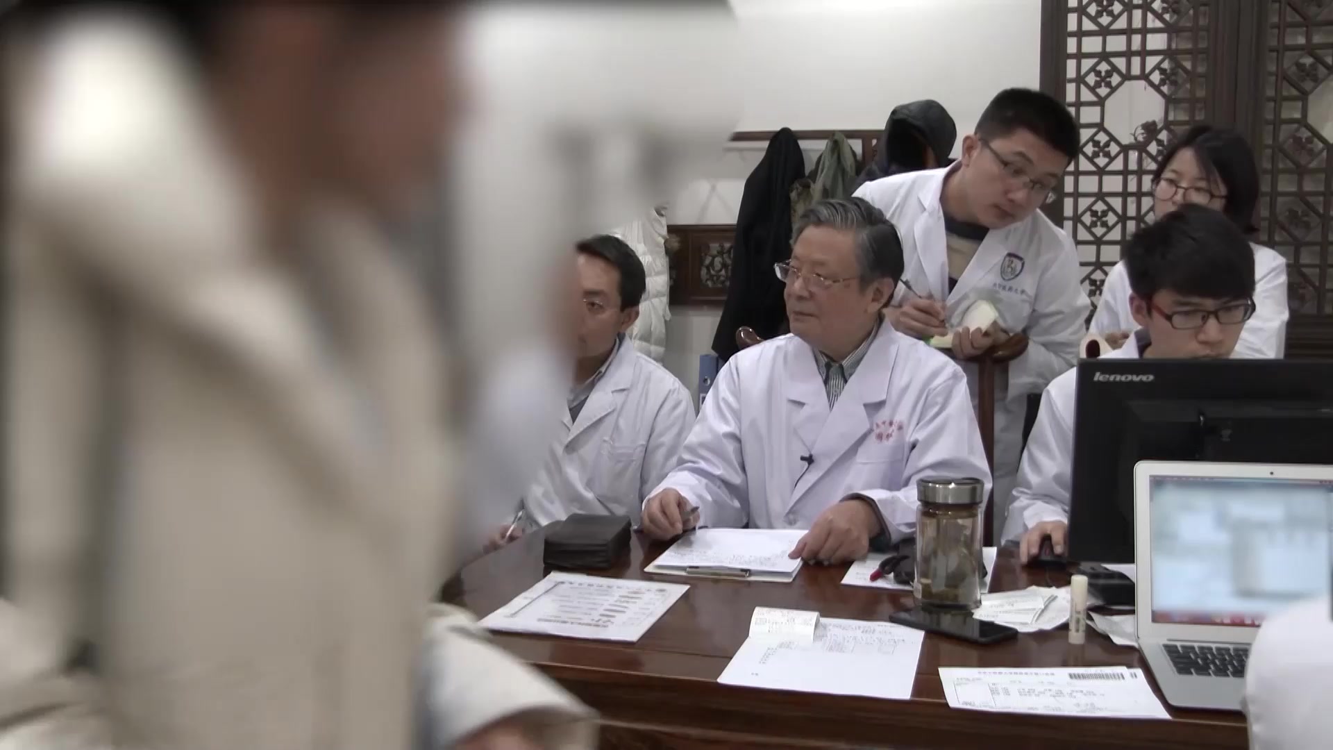 热伤血络：20岁男性过敏性紫癜咽痛诱发的中药凉血止血法