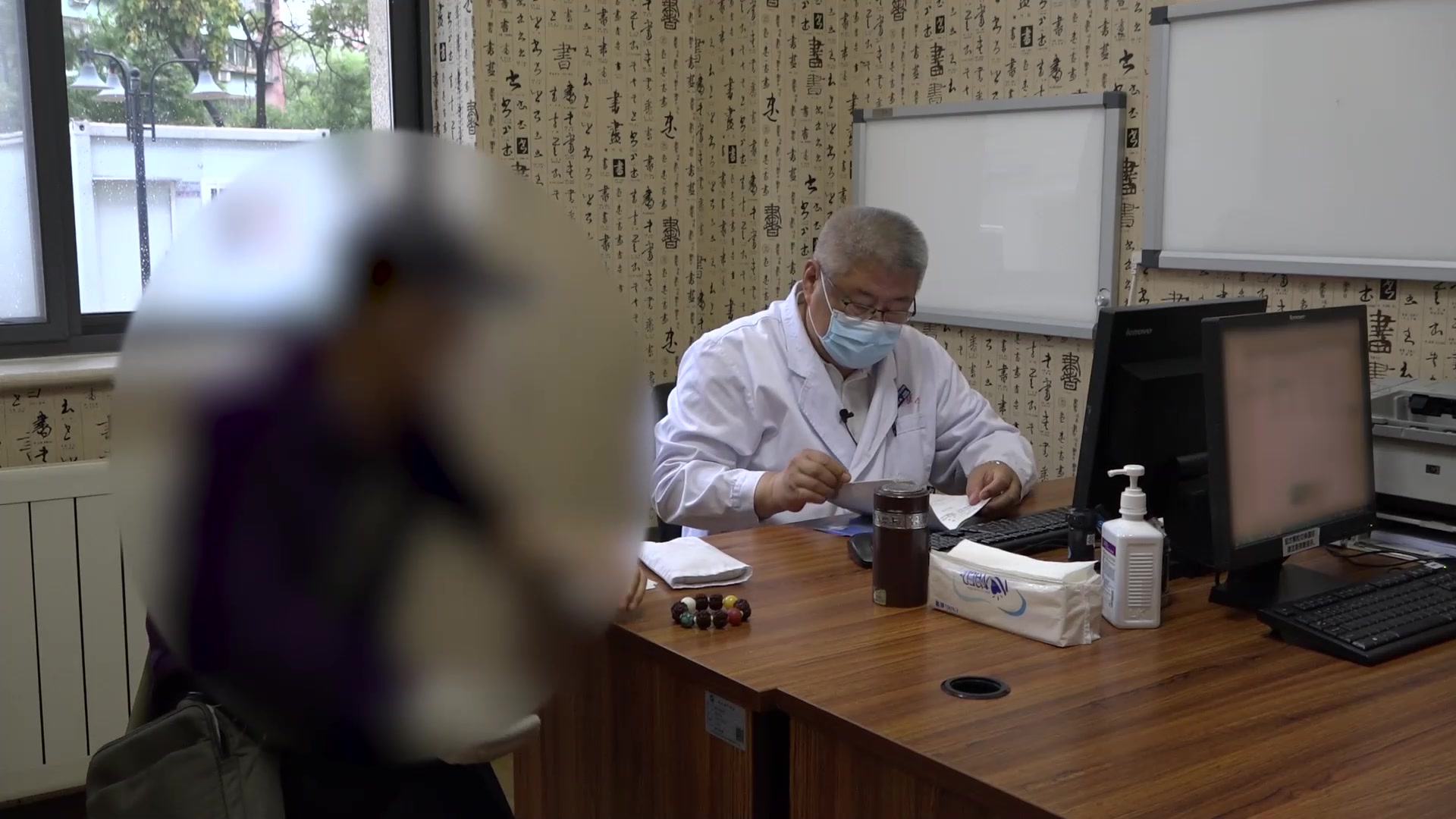 寒湿蕴结肠络瘀滞：67岁男性溃疡性结肠炎腹泻便血之温化缓通法