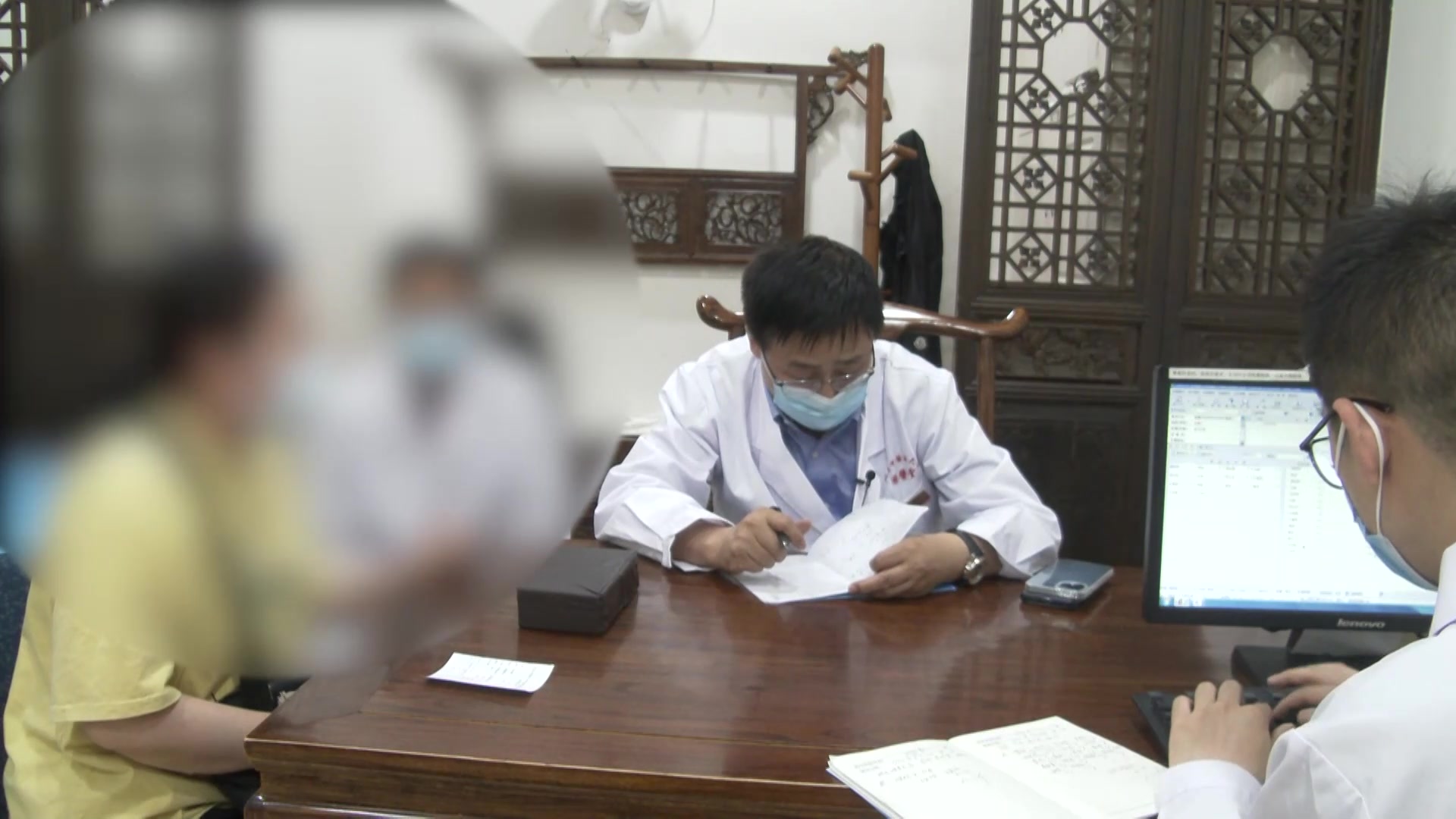 阴虚内热营卫不和：47岁女性甲状腺结节口干燥热的效不更方调治