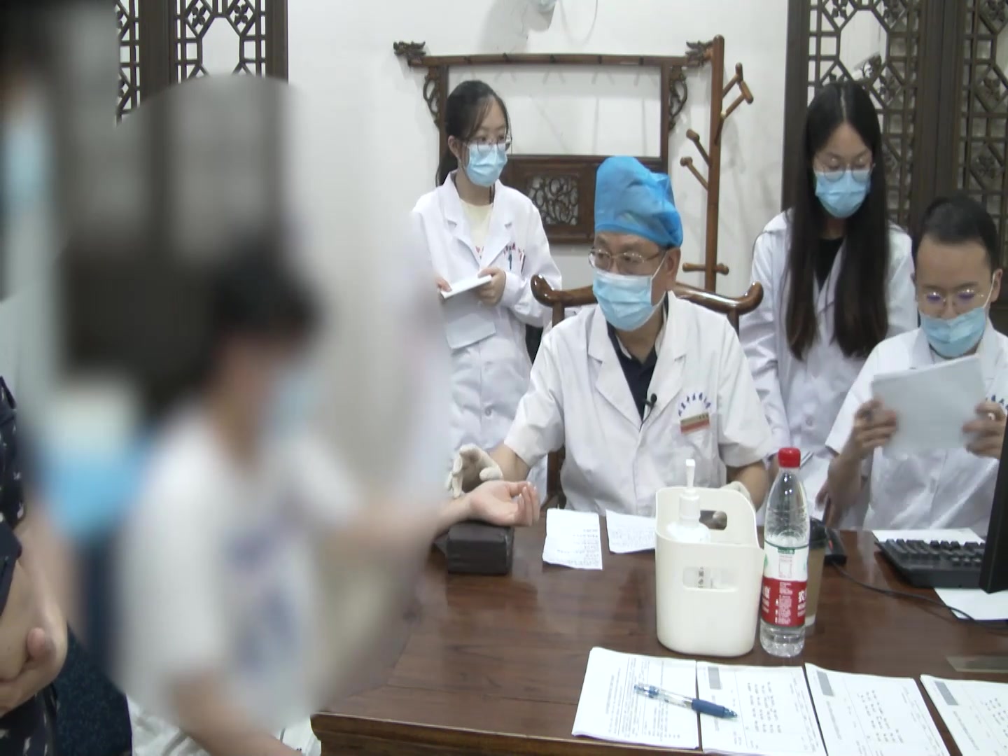 肝郁化火心肝火旺：18岁女生胆小幻听6年的疏肝清热安神法