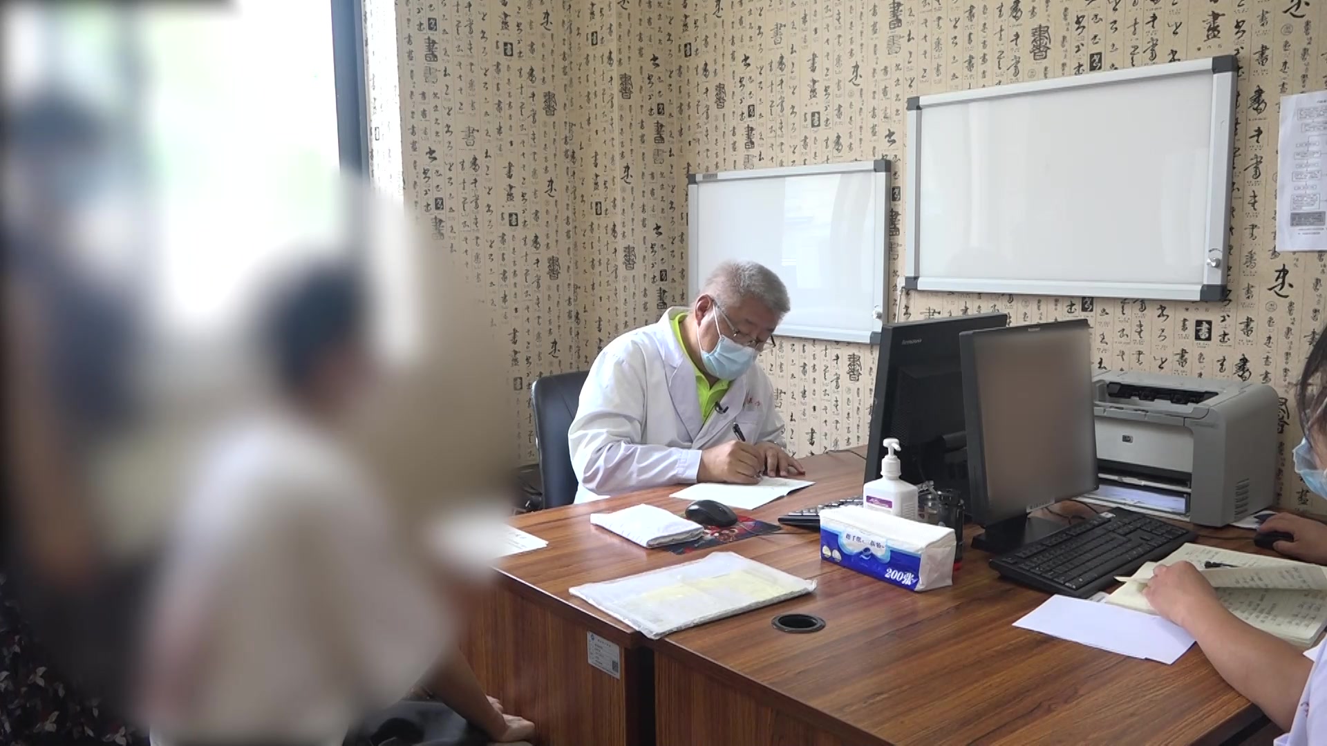 寒湿内蕴肠络瘀滞：17岁克罗恩病腹痛低热的温阳化瘀排脓法