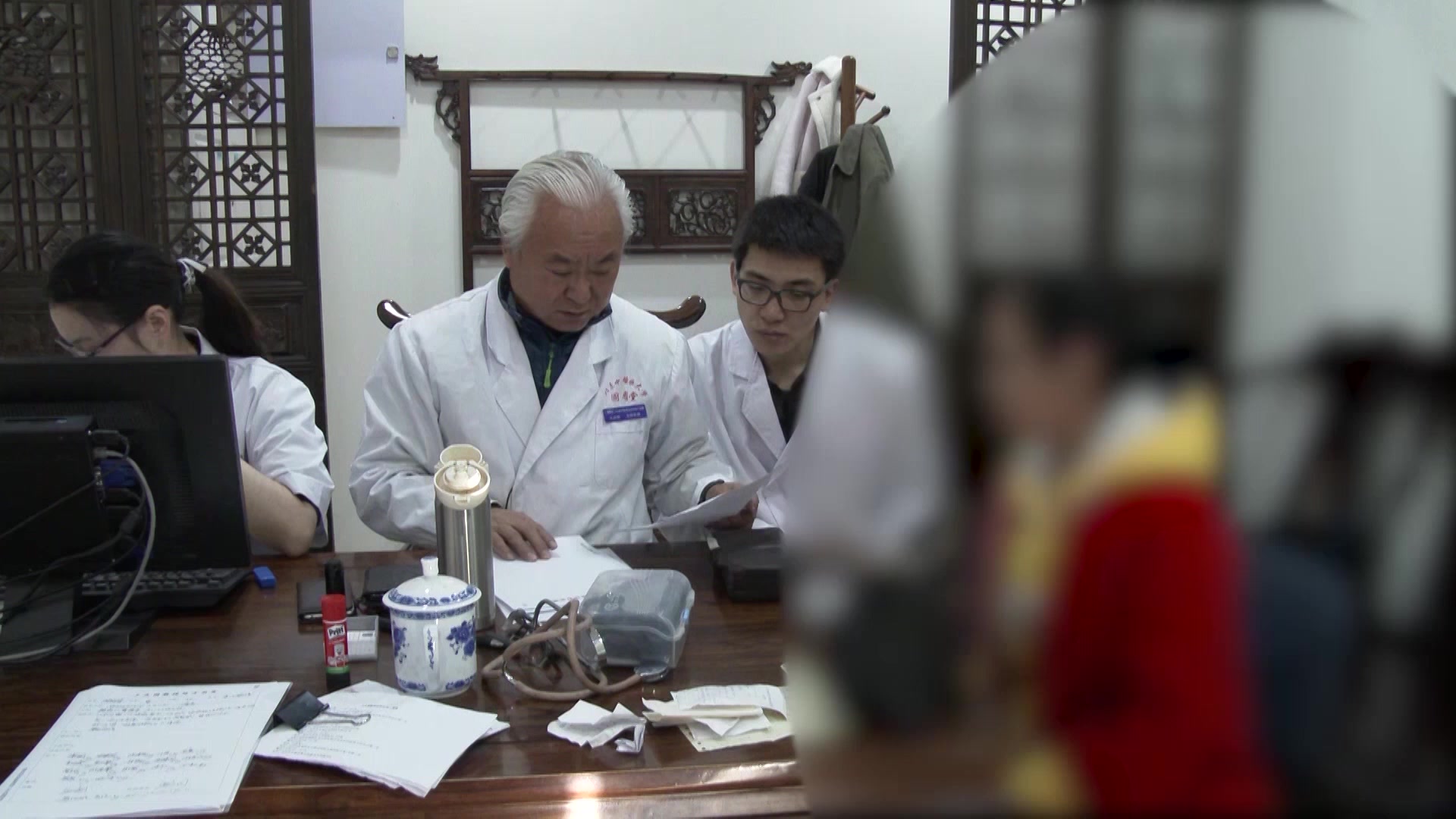 气血不足脾肾两虚：29岁产后女性膝踝钝痛胀痛的补气血健脾补肾法