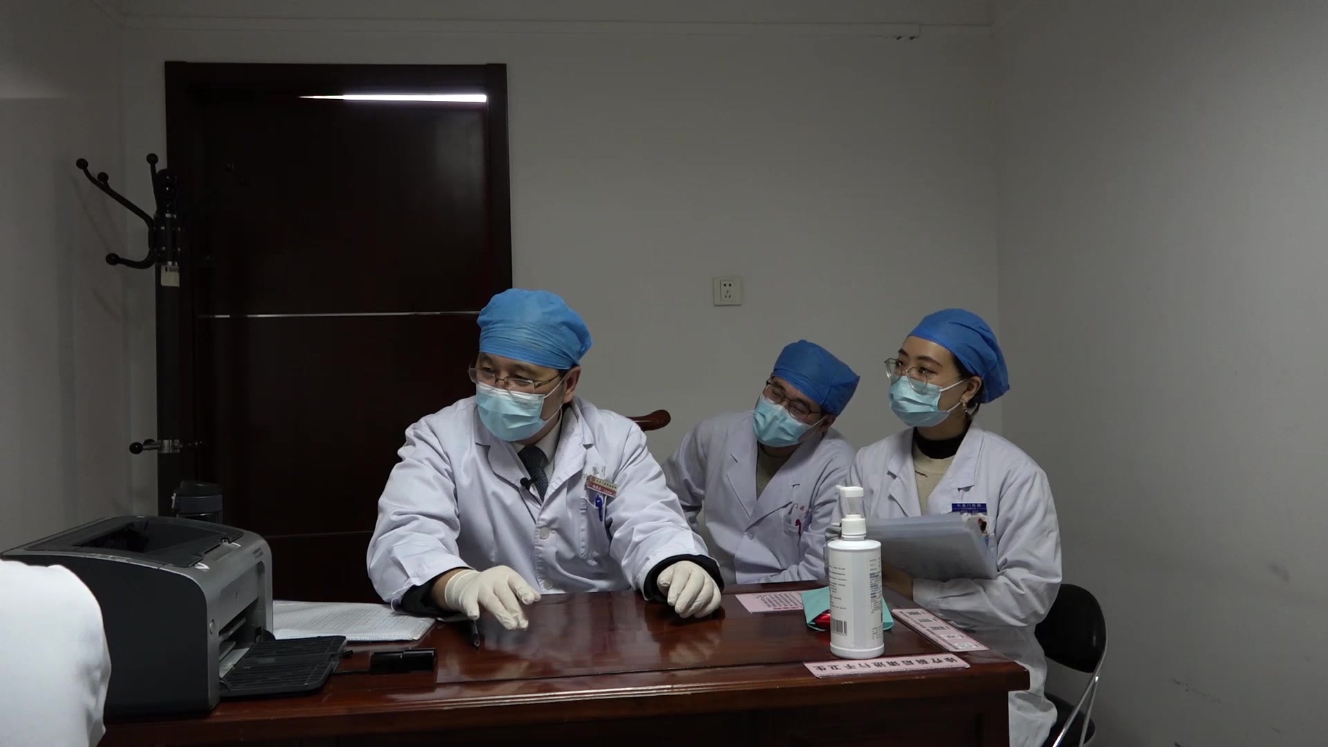 肝郁痰瘀、肾虚不调：54岁女性肺结节增大伴乳腺甲状腺结节的调和气血散结法