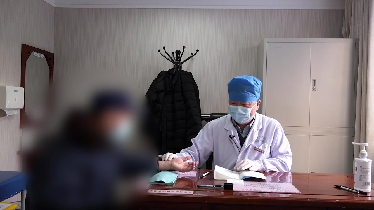 气阴两虚，瘀阻脉络：74岁胃癌患者牙痛下肢回流的中医调治