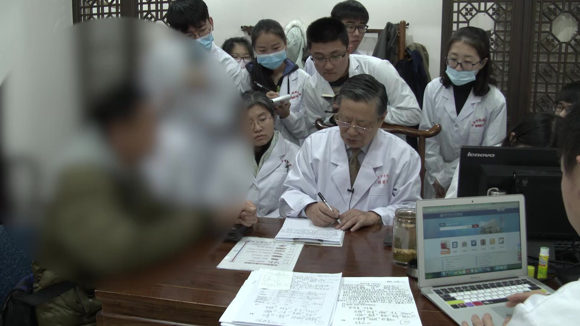 湿热内蕴：31岁警察体臭伴阴囊潮湿的清热利湿整体调理