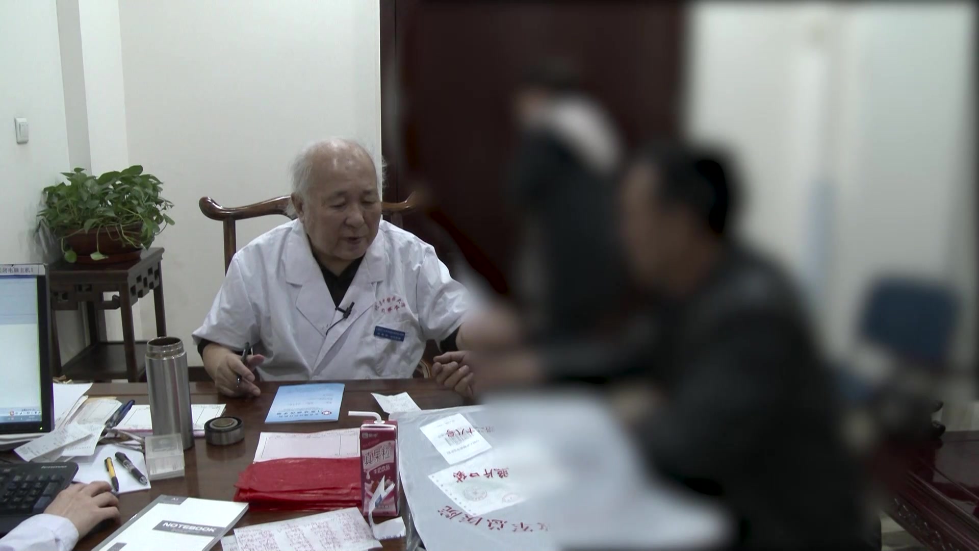 寒痰阻肺：49岁男性哮喘痰白粘难咯遇冷加重的温肺化痰法