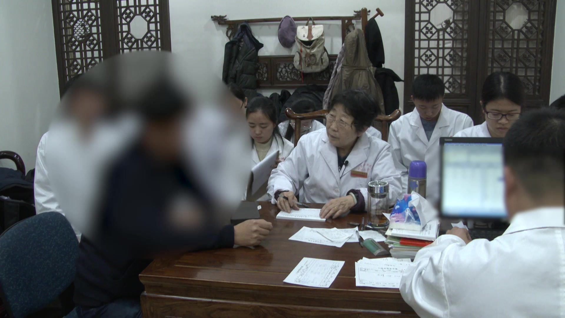 湿浊内蕴证：46岁男性糖尿病患者饭后头晕胸闷的健脾化湿法