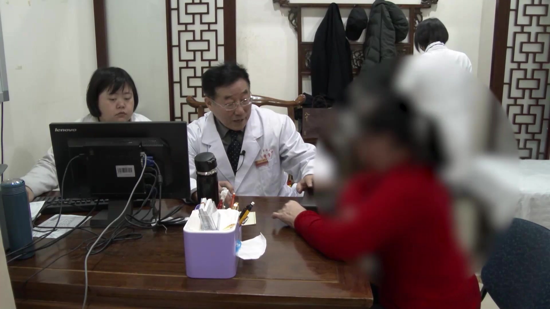 肝肾不足寒湿痹阻：62岁腰痛伴下肢麻木的针药结合调治