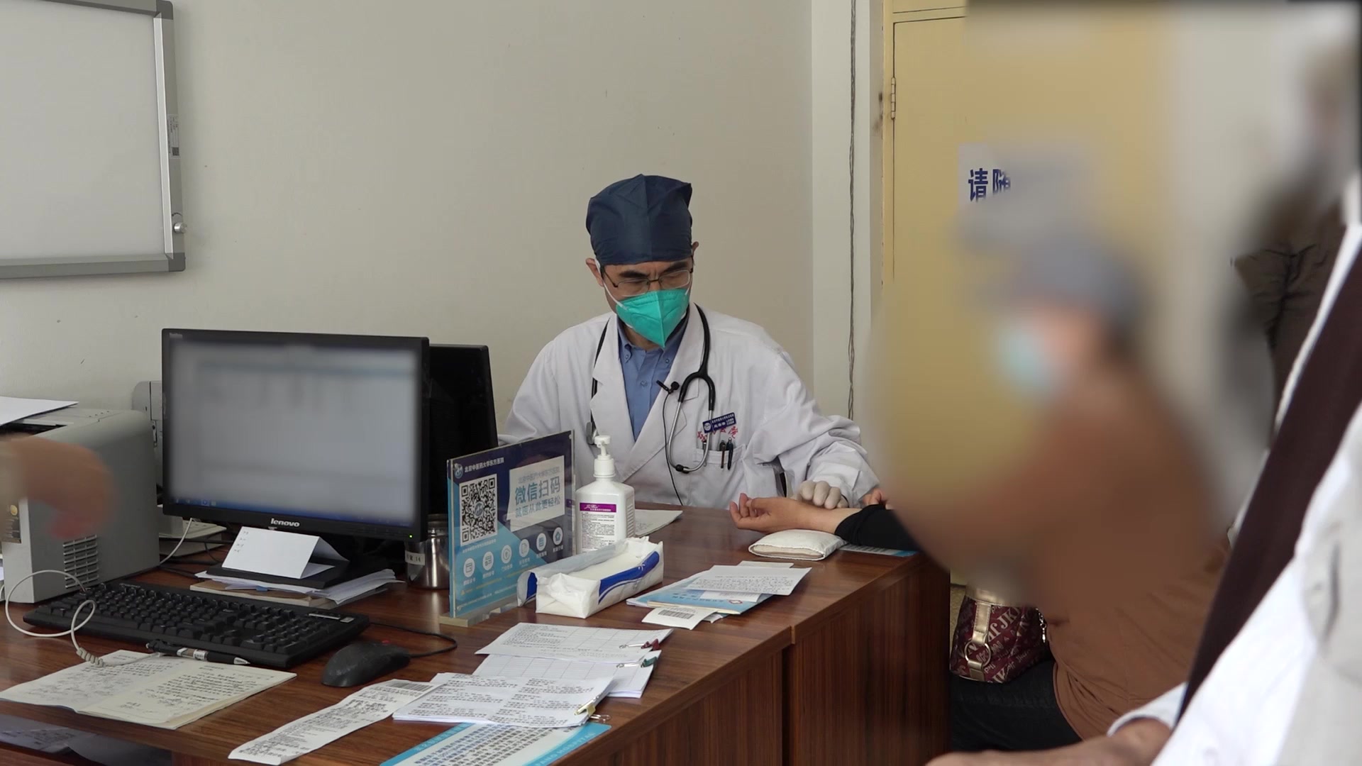 气血亏虚肠燥津亏：61岁高脂血症胸痹头晕患者服药上火后的调方思路