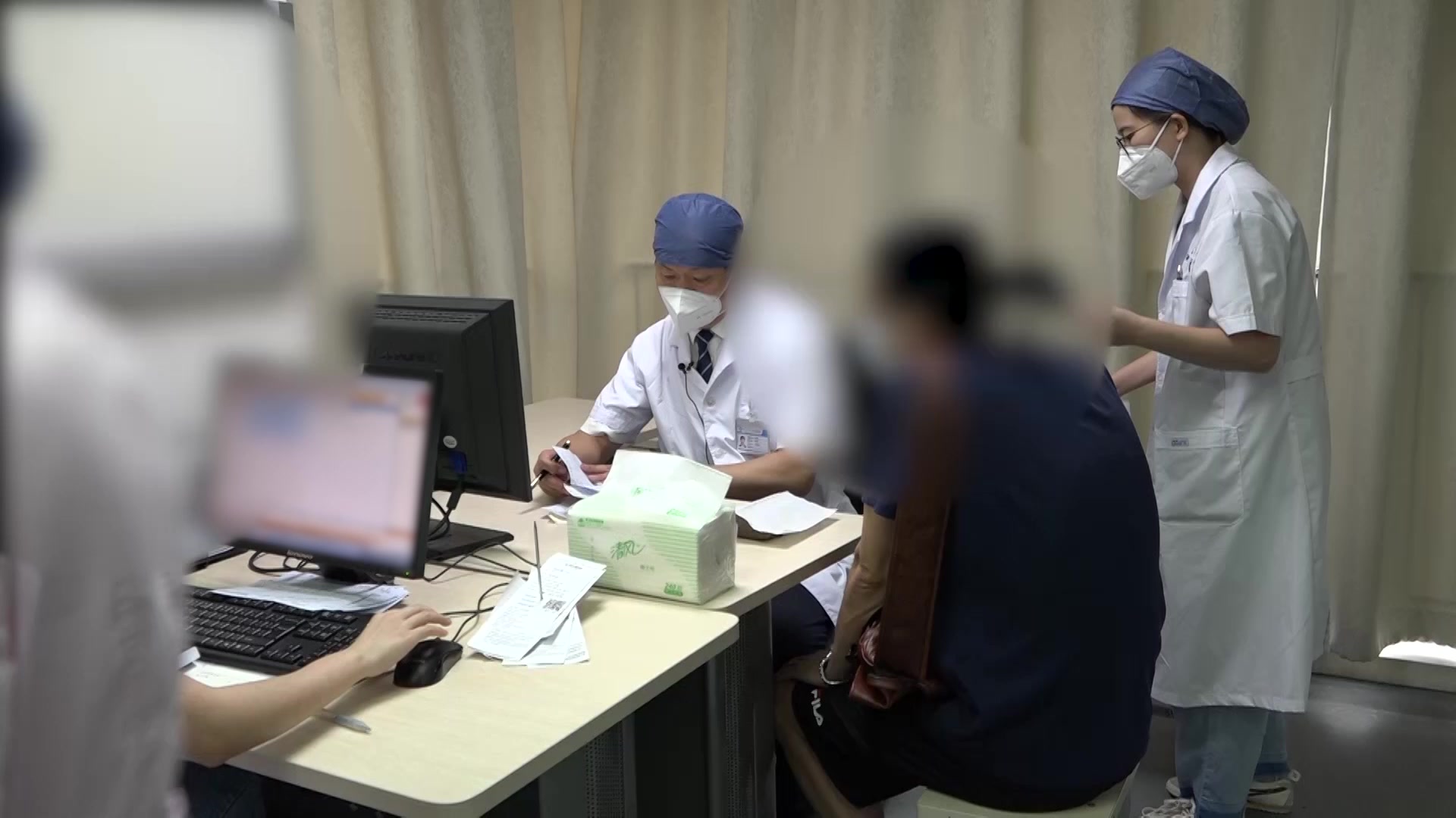 正虚瘀结证：44岁男性慢性鼻炎鼻涕粘稠难出的扶正托毒法