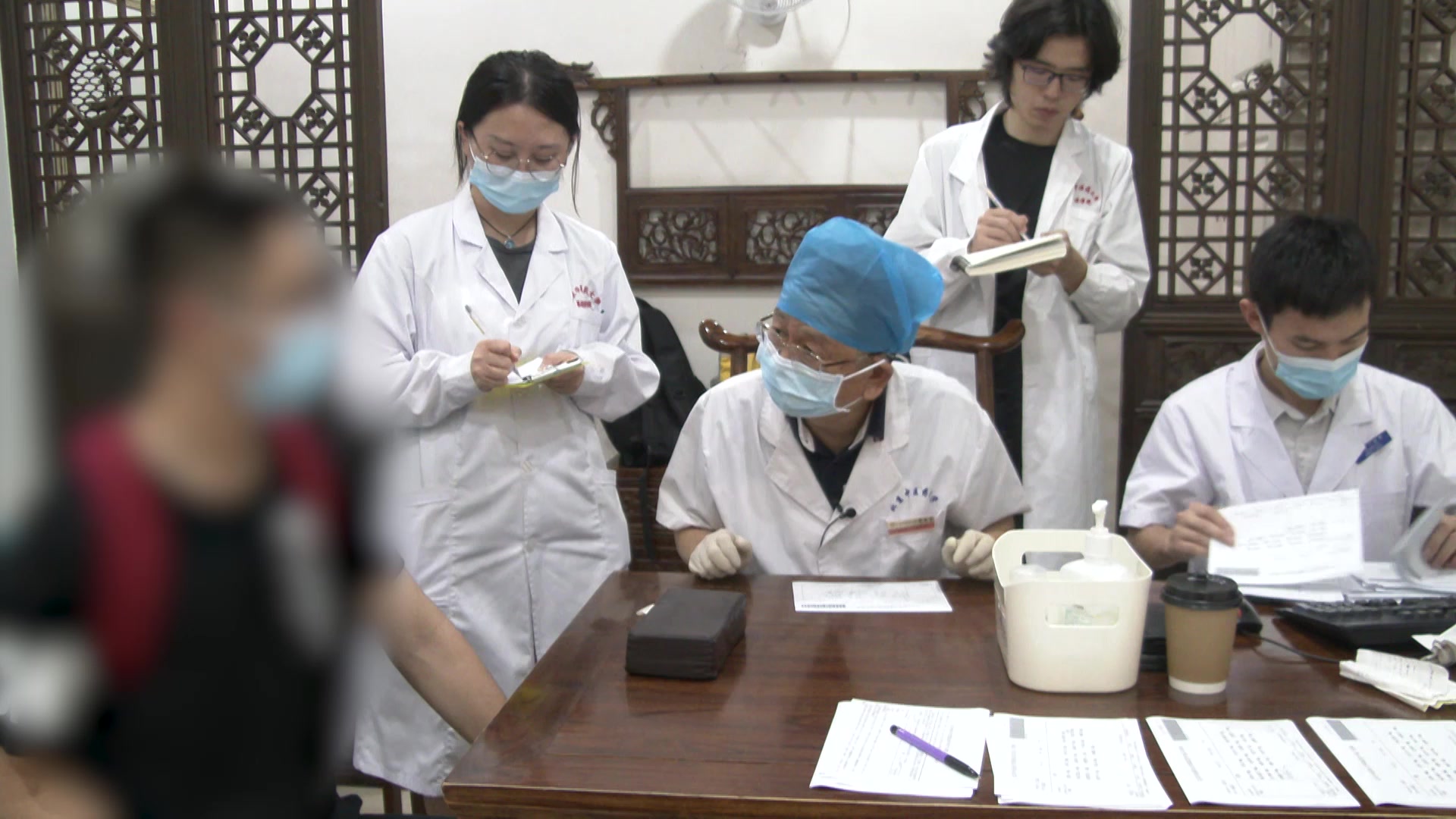 肝郁化火痰热内扰：16岁少年郁病失眠头沉的清热解郁调方