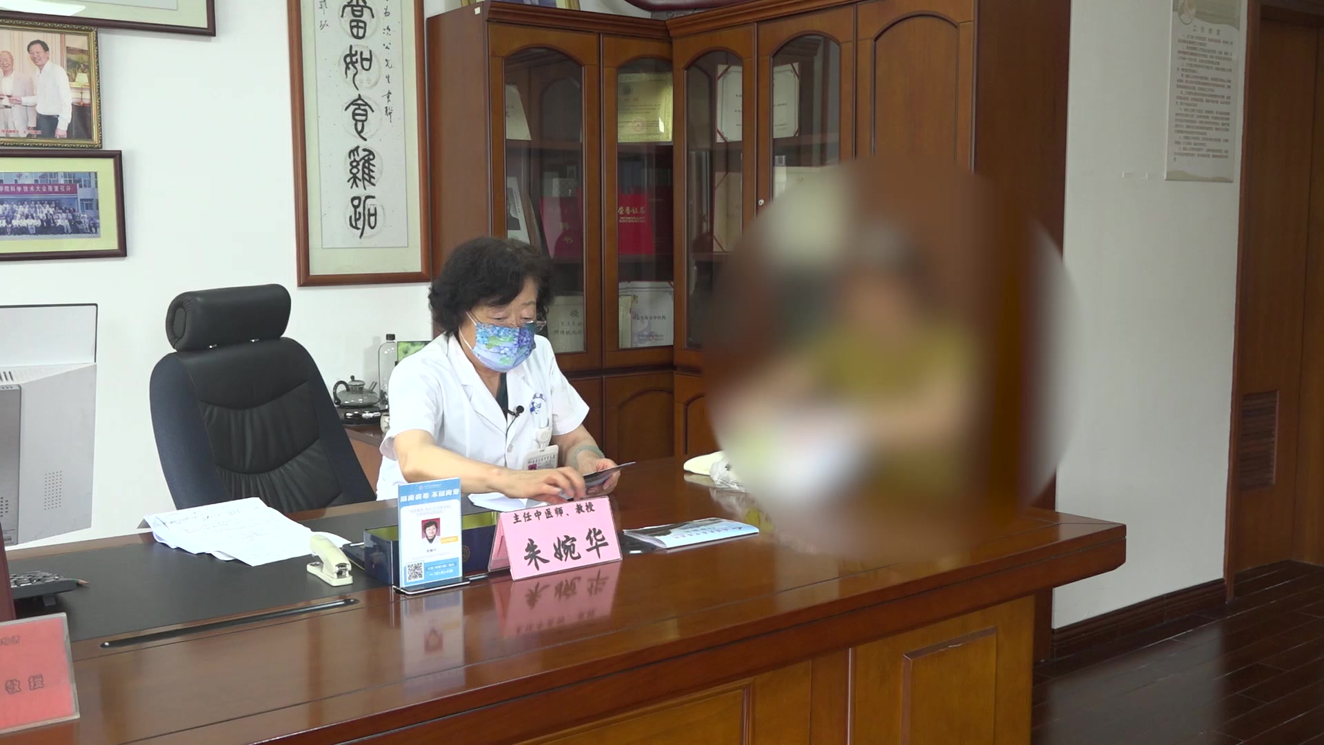 湿滞脾胃：58岁慢性胃窦炎患者胃酸反复的自拟胃安散调治