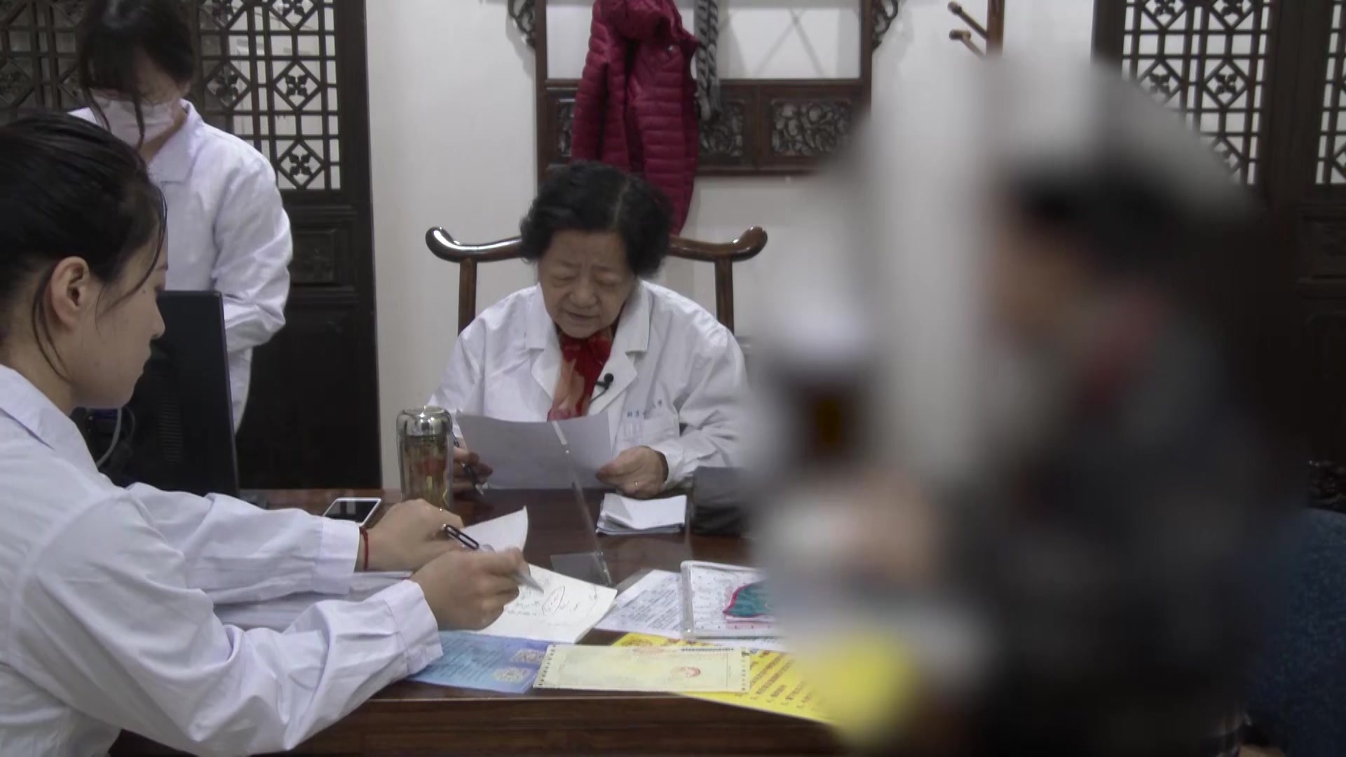 肝郁脾虚冲任虚寒：37岁备孕女性经行头痛的调理与排卵监测指导