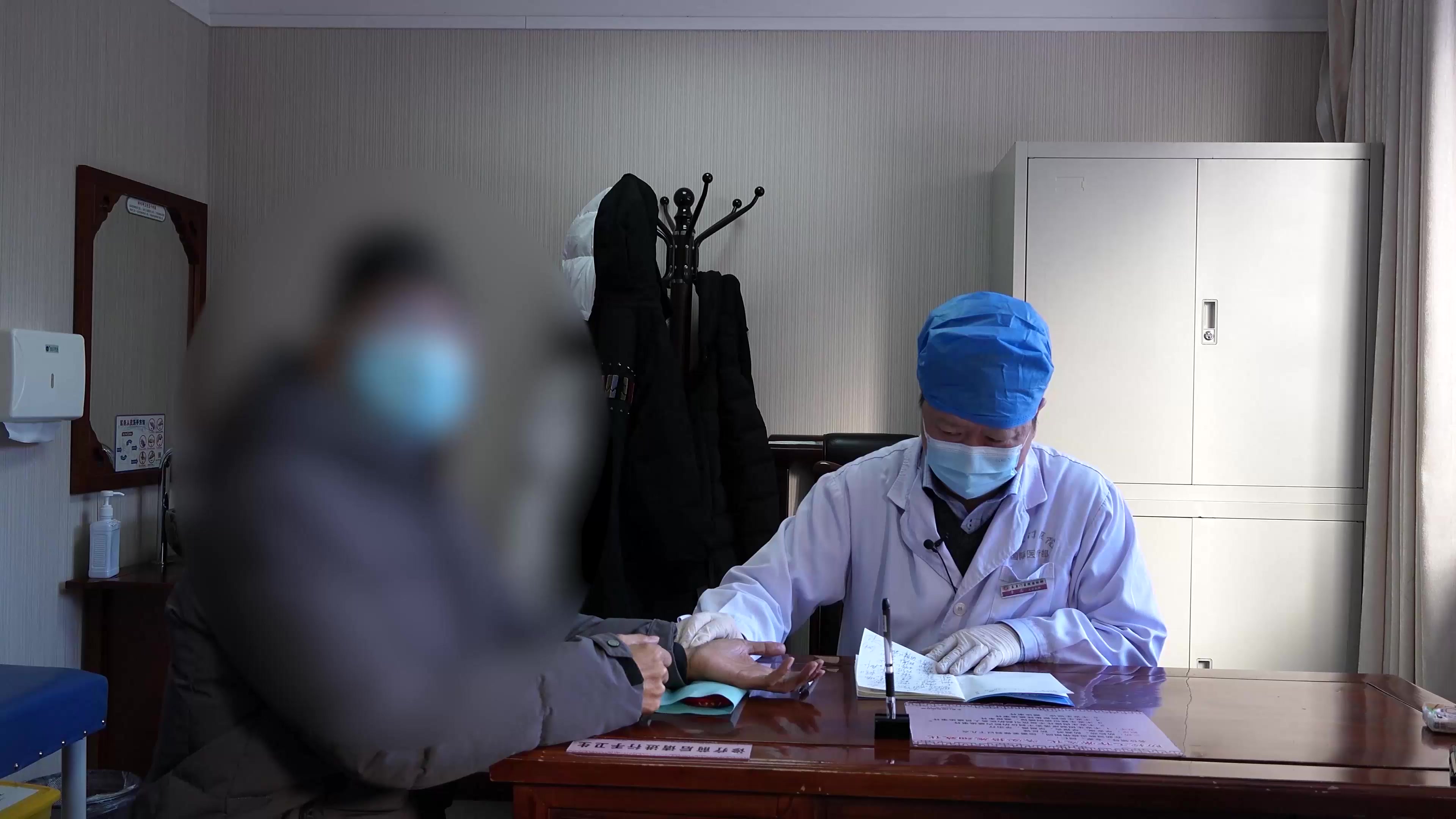 脾胃虚弱瘀毒内阻：56岁直肠癌患者便秘腰痛的健脾通腑化瘀法