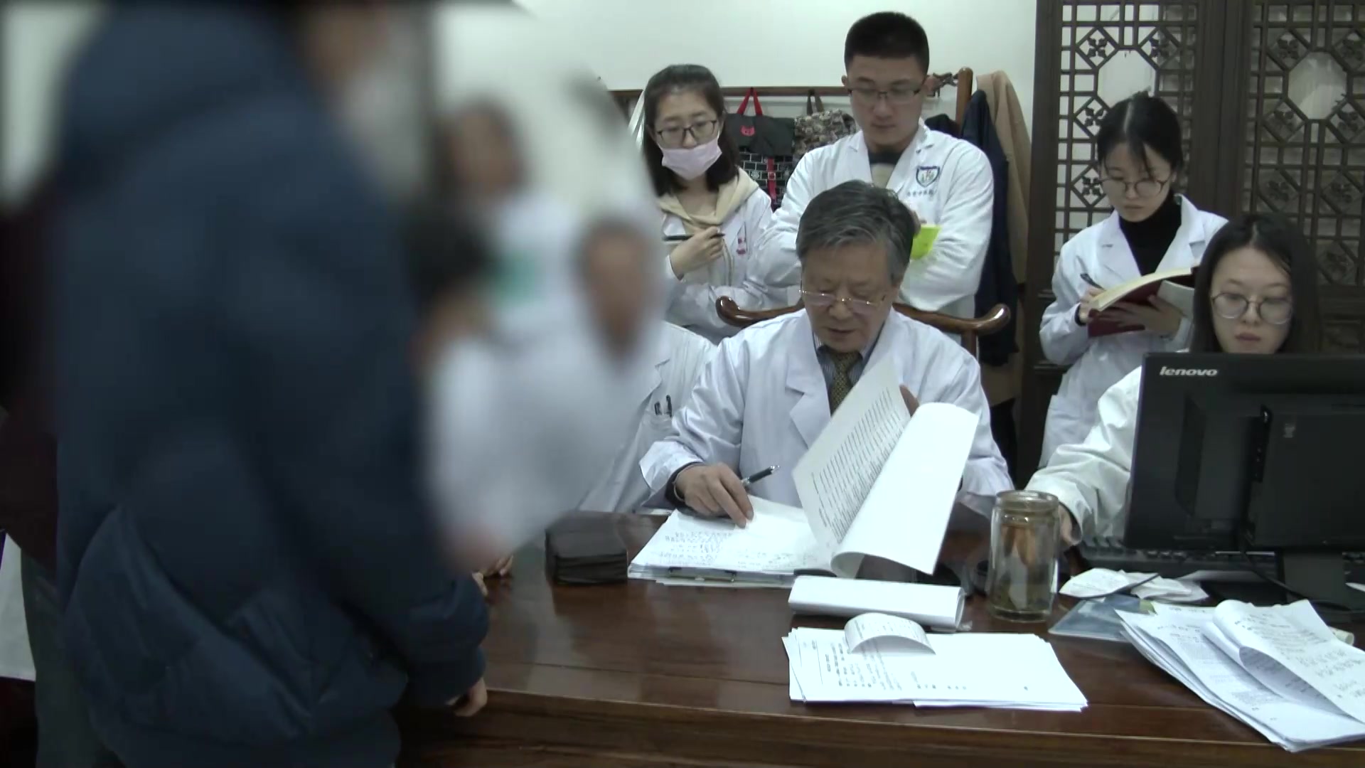 阴虚内热心神不宁：58岁女性严重失眠伴盗汗1年的中药治疗