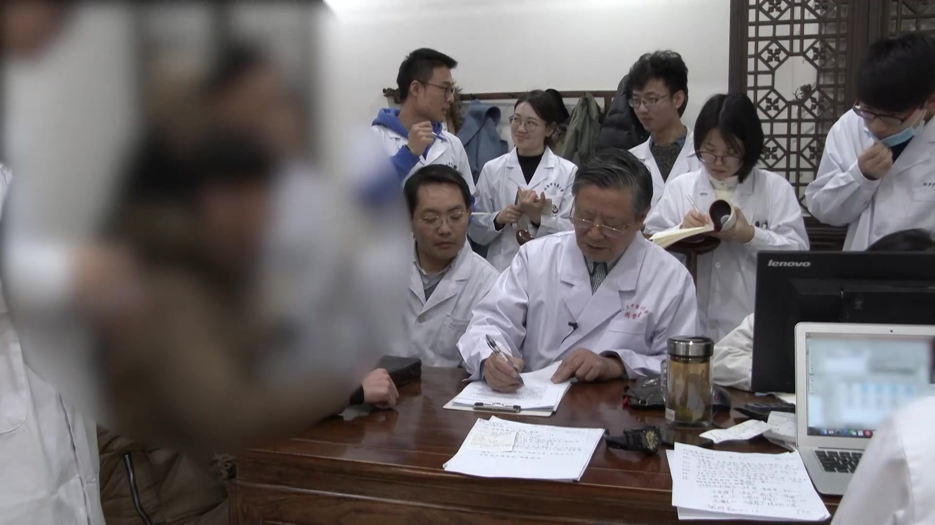 肺胃热盛：20岁男性痤疮伴脓疱便秘的清上泻下法