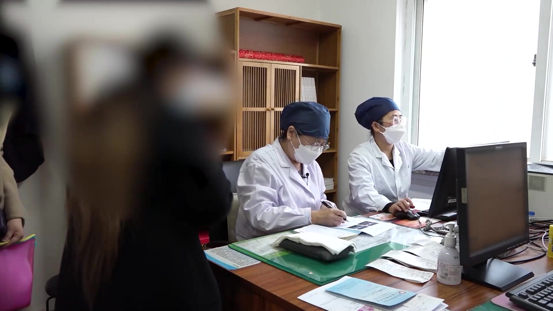 肾虚血瘀痰湿内蕴：33岁多囊患者月经后期的达英预处理与中药通络法
