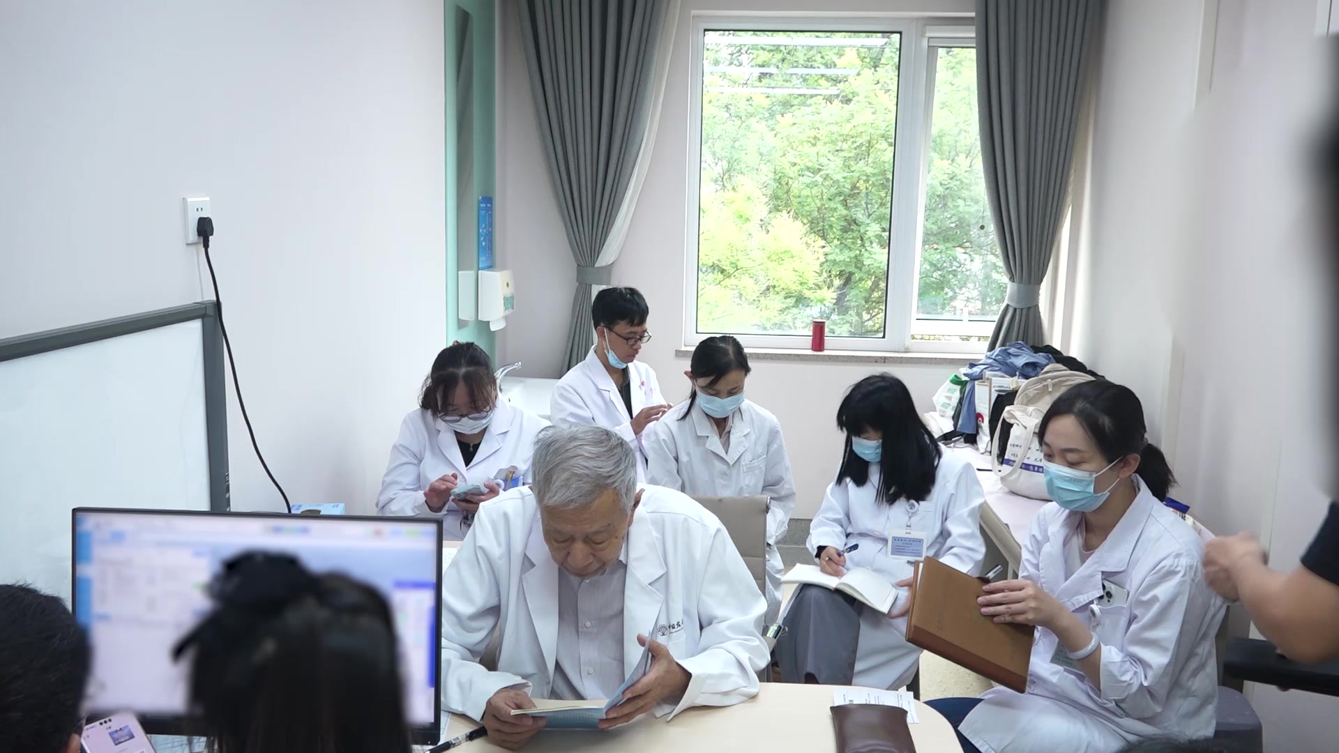 气虚痰湿内蕴：51岁冠心病患者失眠咳嗽的宣肺化痰通窍法