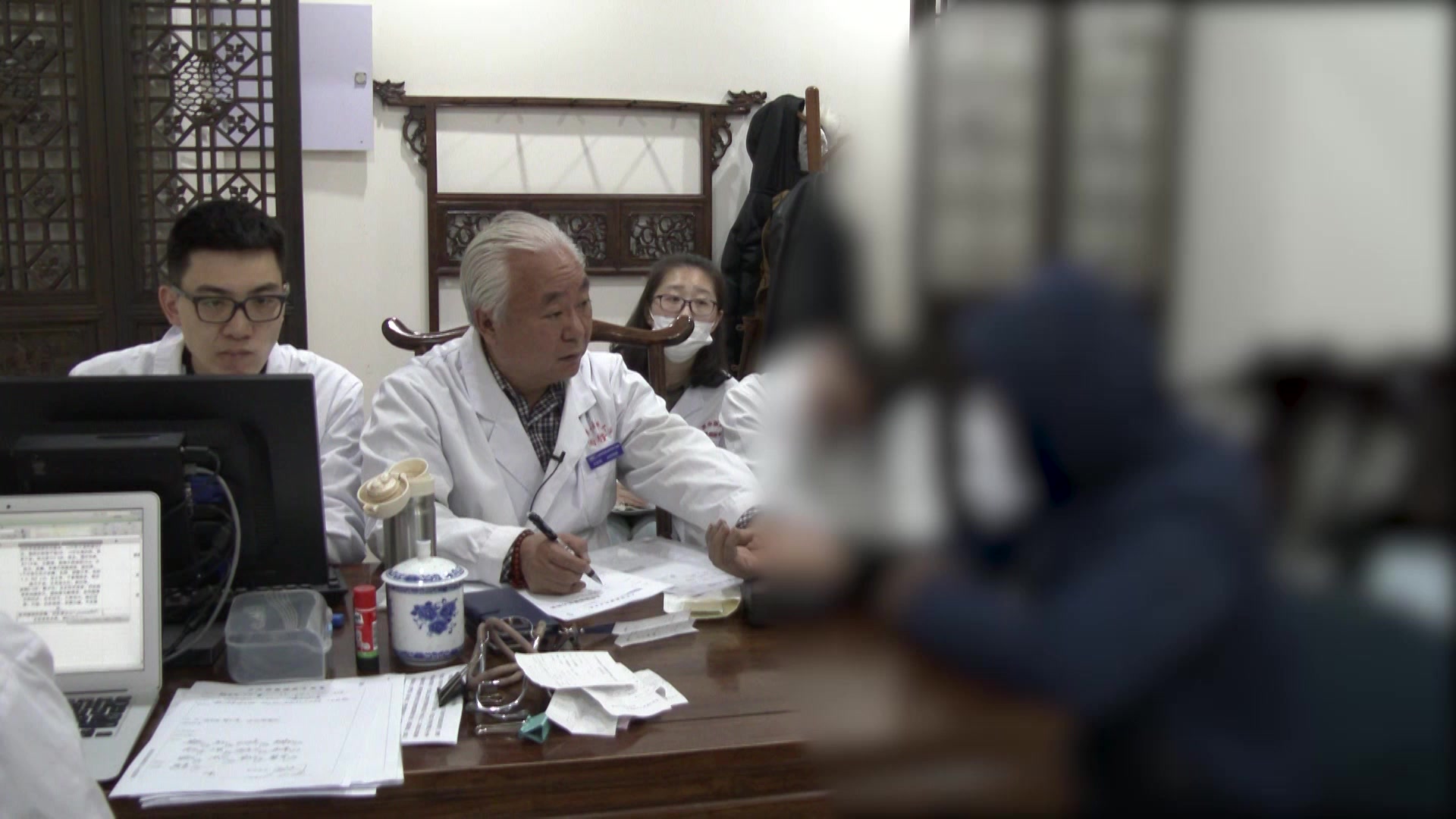 肾虚精关不固：28岁前列腺炎患者耳鸣遗精的莲子芯加减