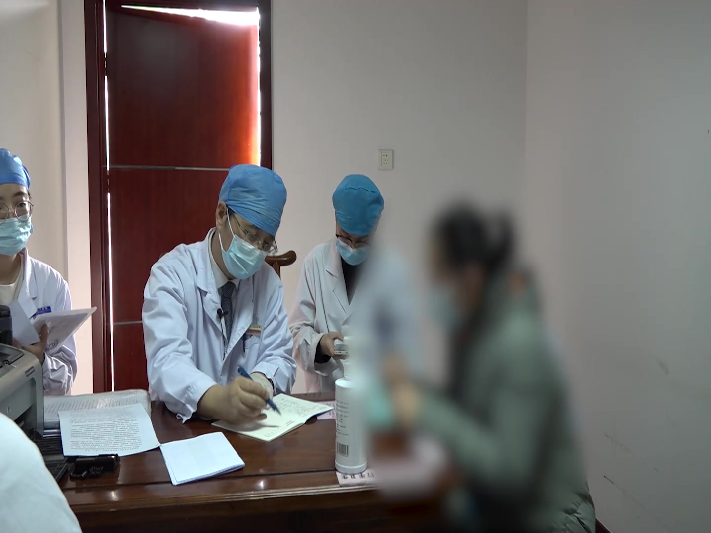 肝郁肾虚：45岁女性多发性结节伴怕冷便干的疏肝补肾散结调治
